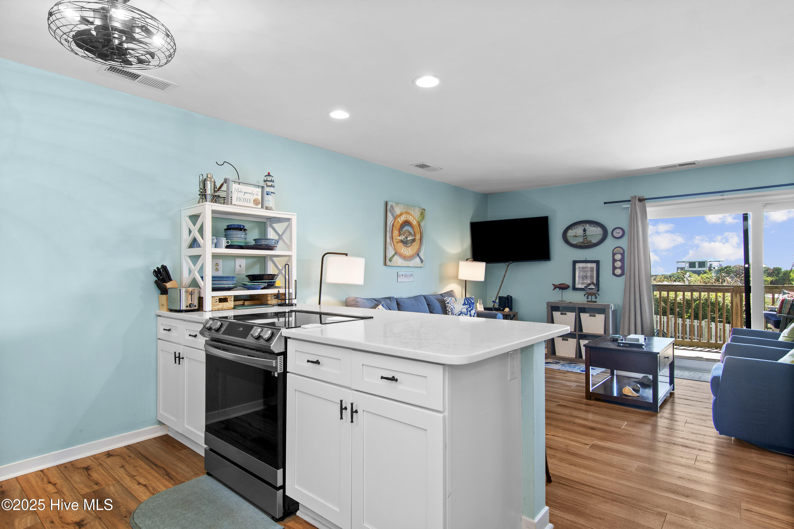 100519388 | Photo 14