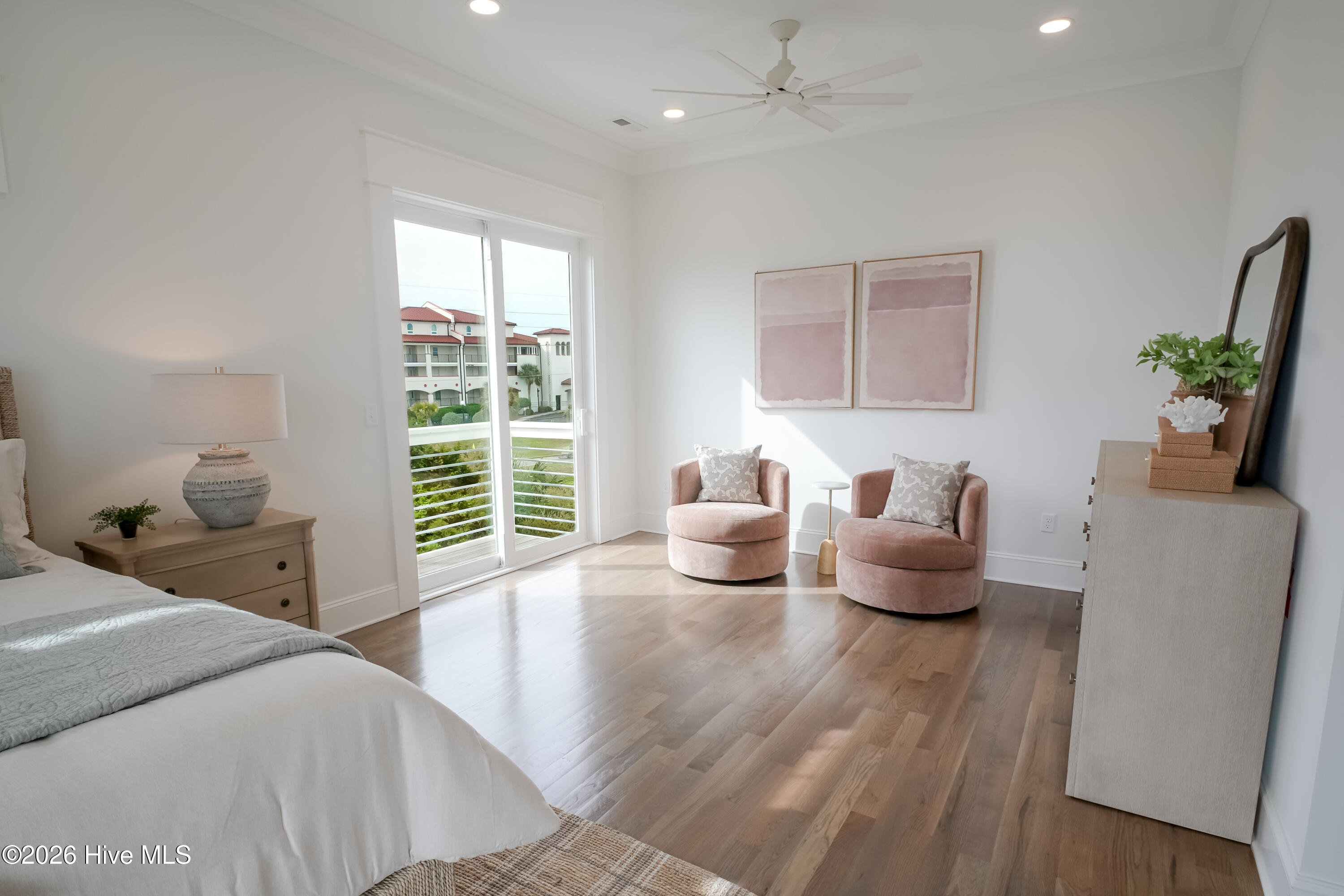 100516070 | Photo 22