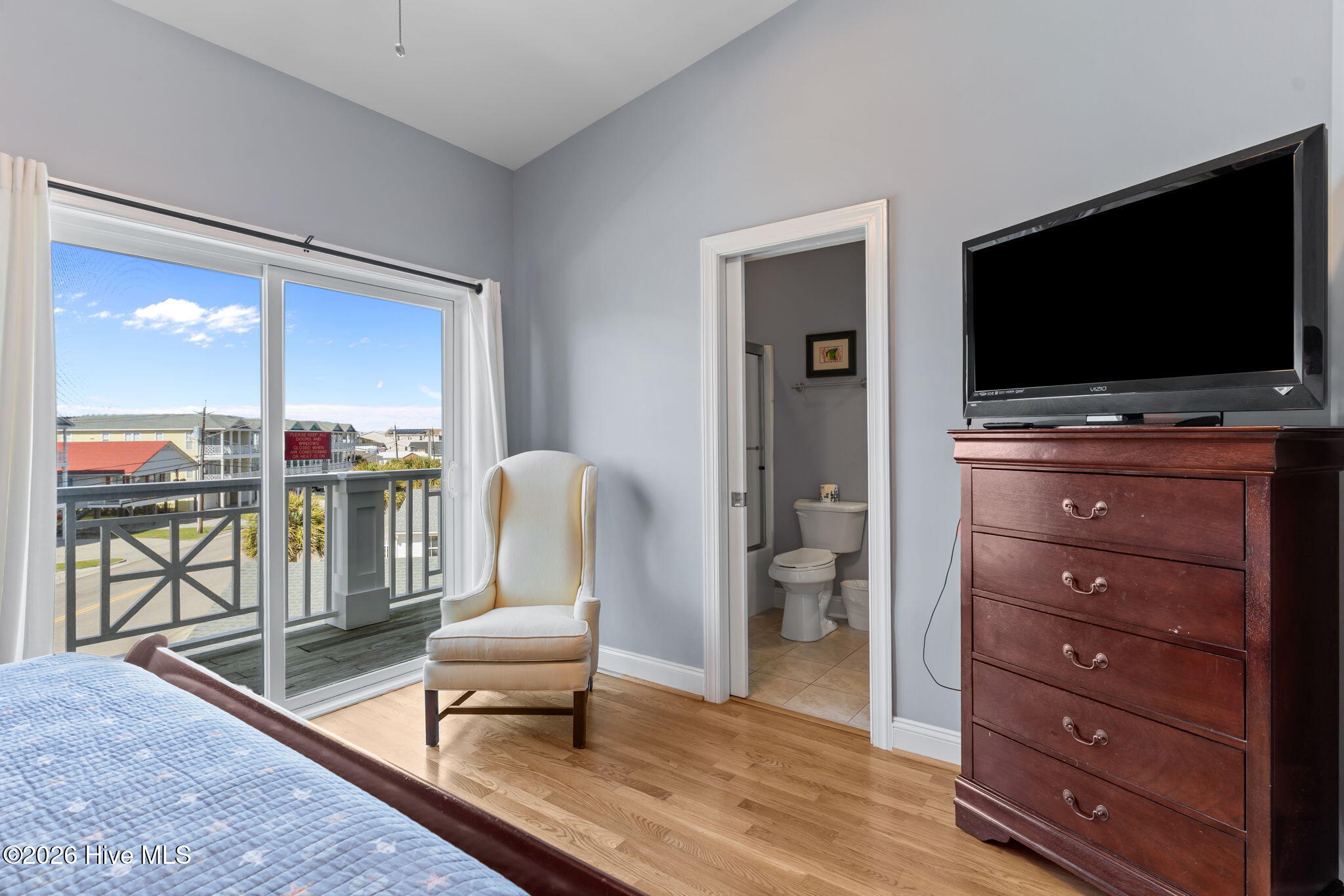 100530858 | Photo 45