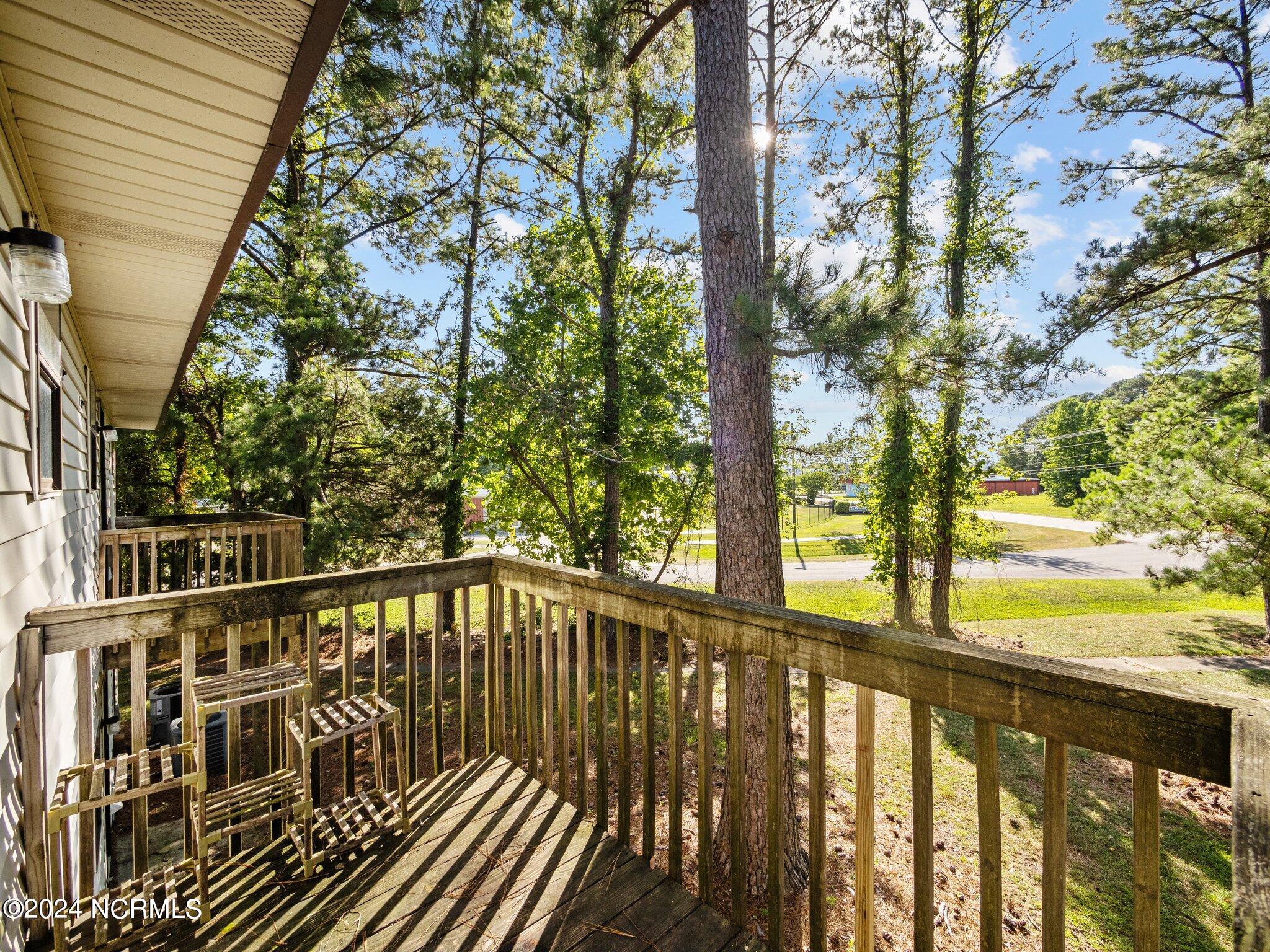 100566781 | Photo 16