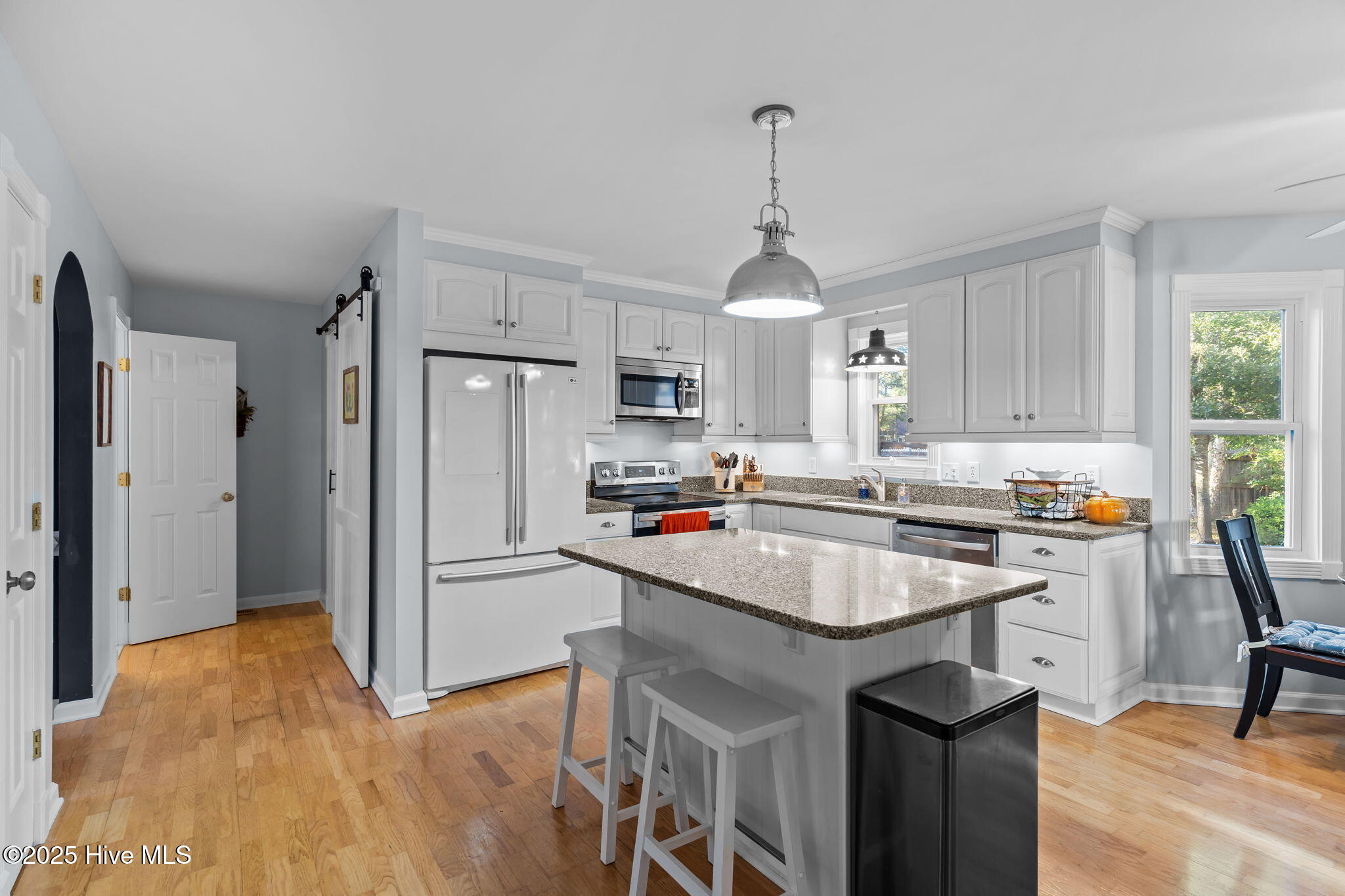 100539948 | Photo 11