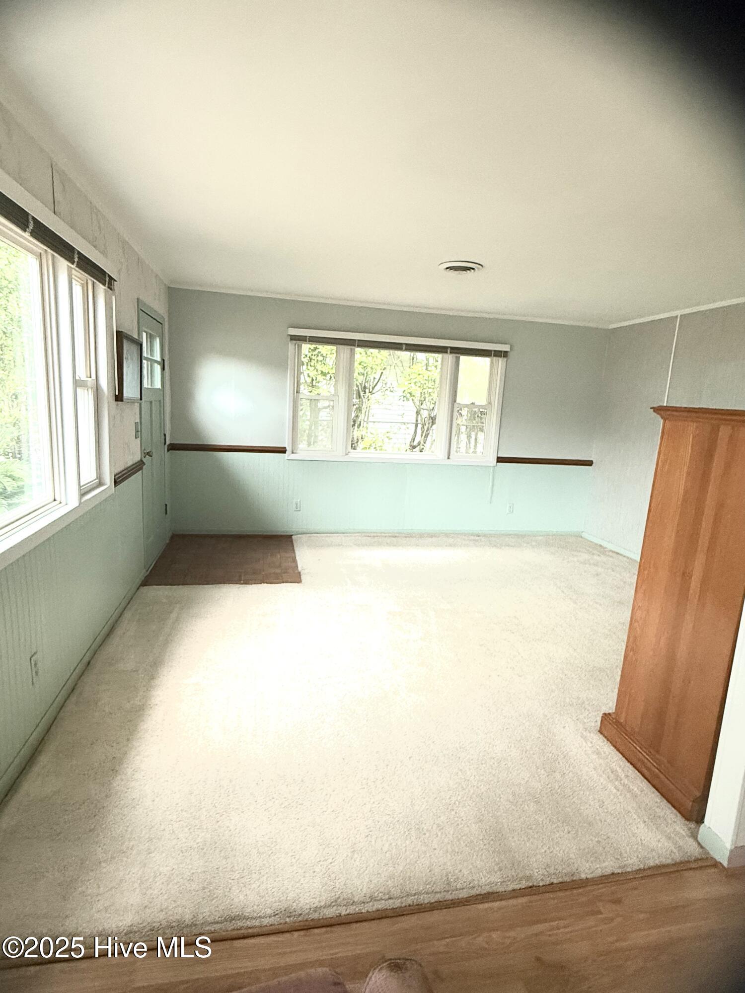 100534449 | Photo 52