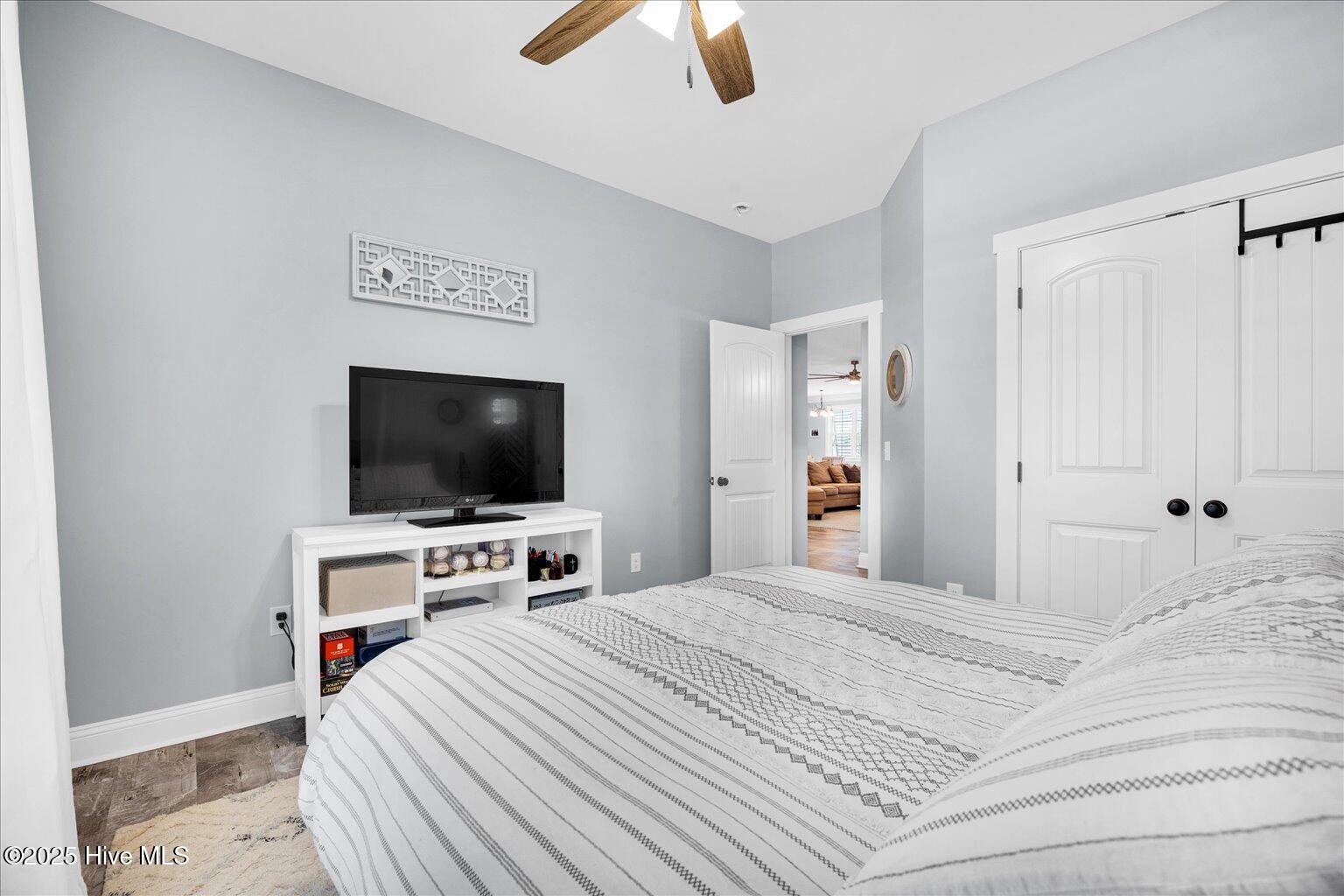 100516141 | Photo 35