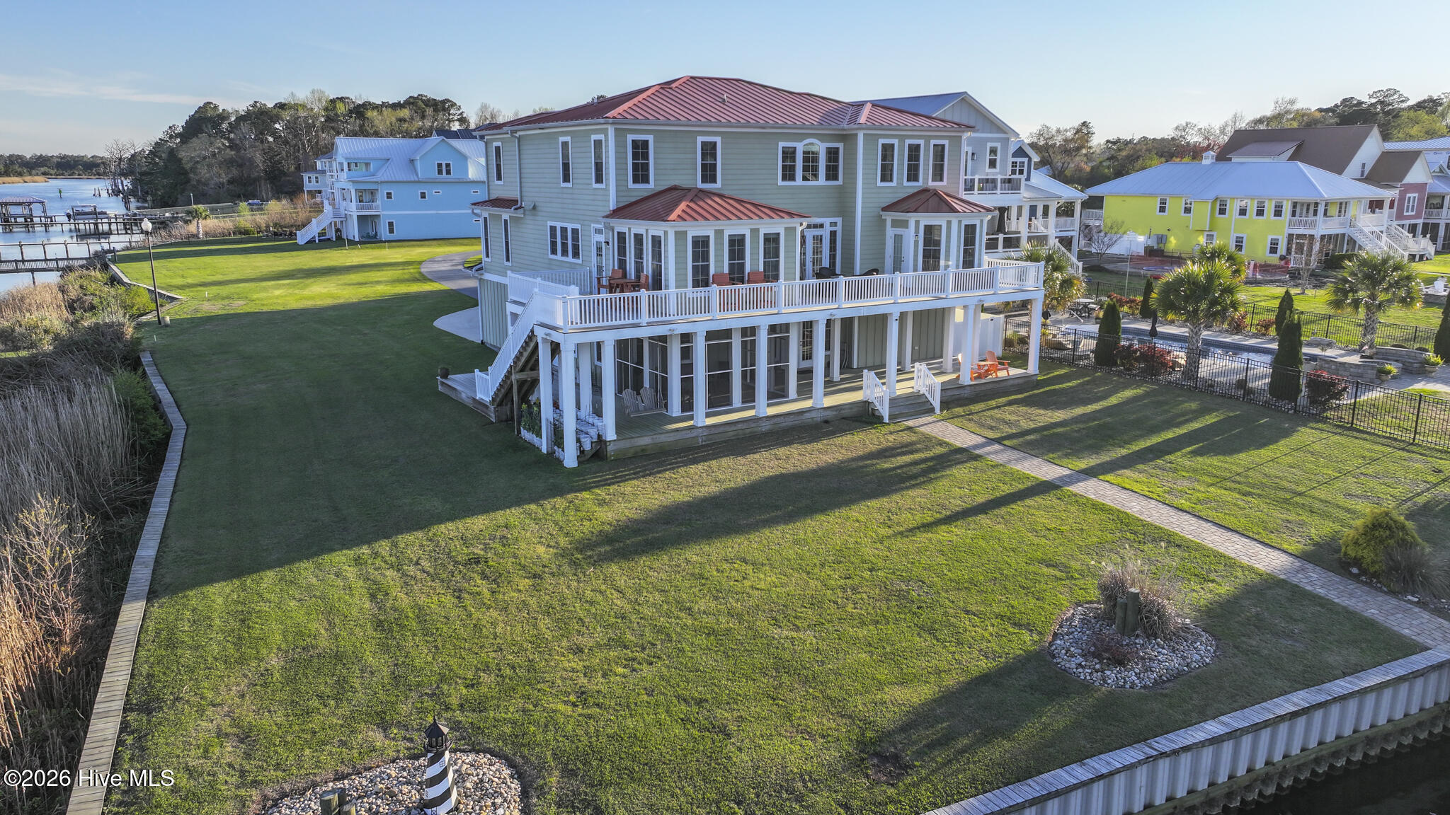 100564297 | Photo 54