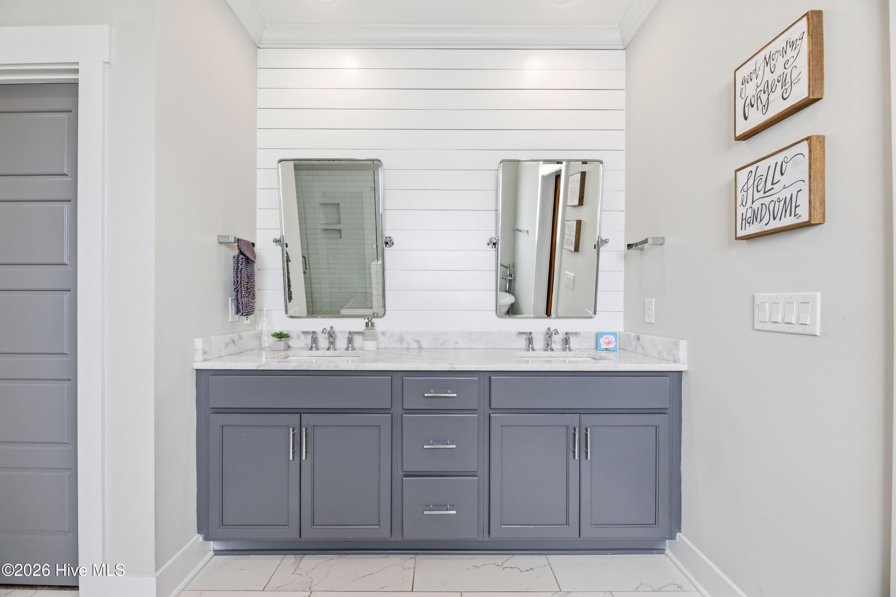 100564448 | Photo 37