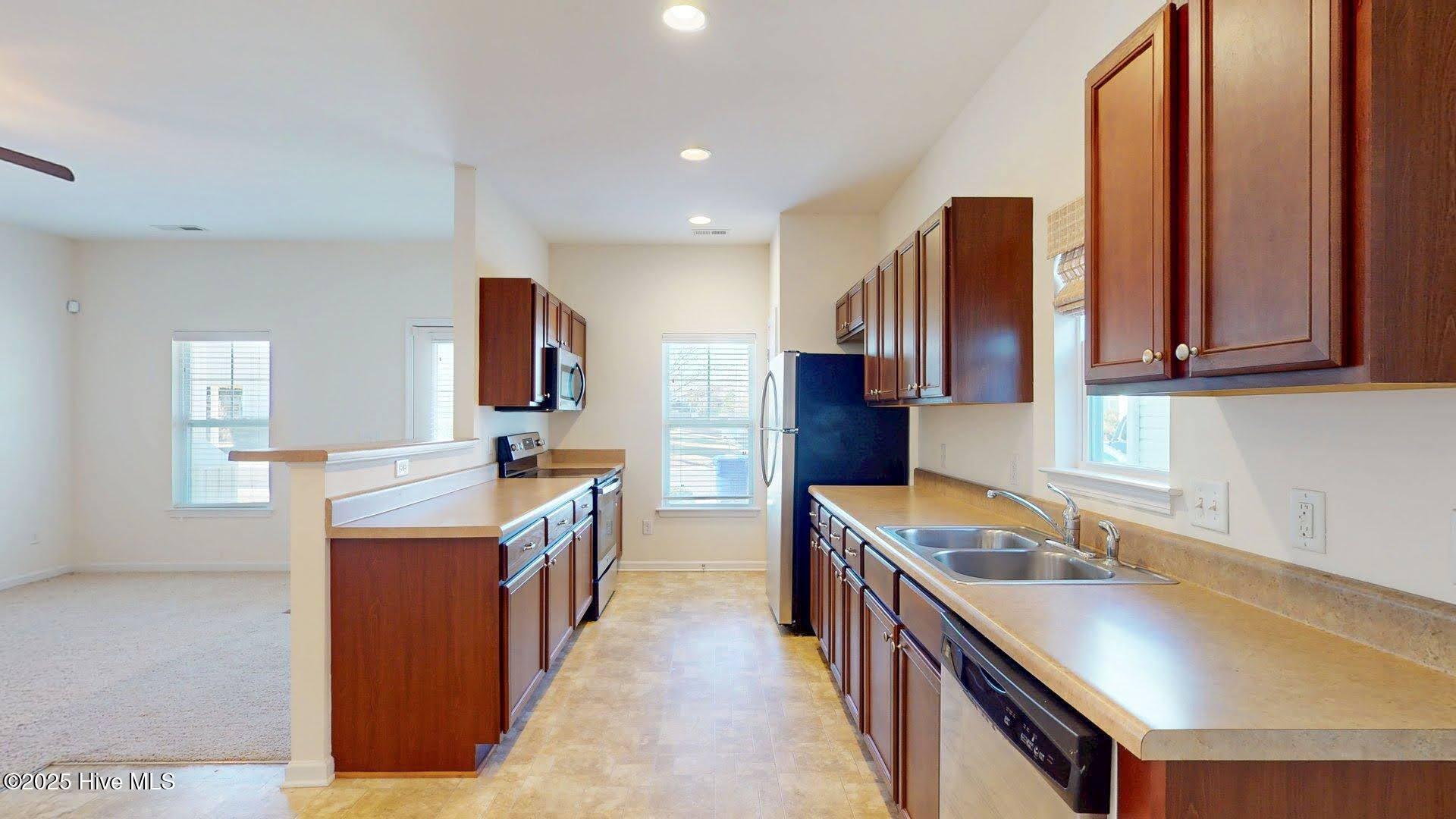 100546464 | Photo 13