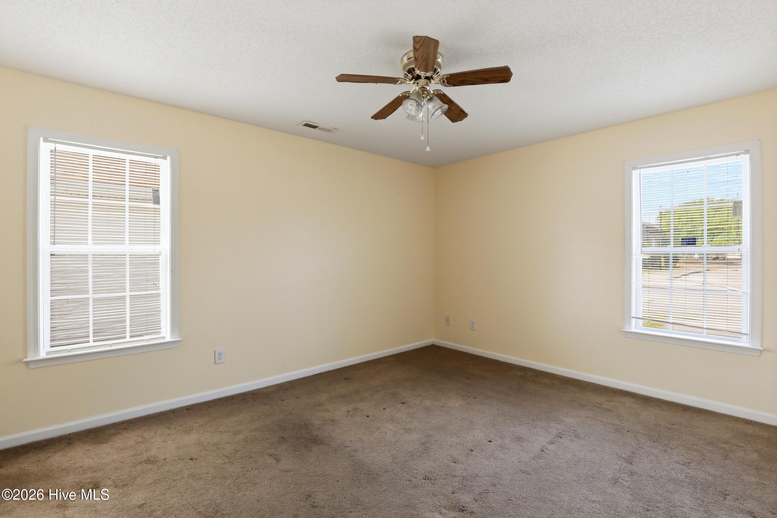 100568655 | Photo 13