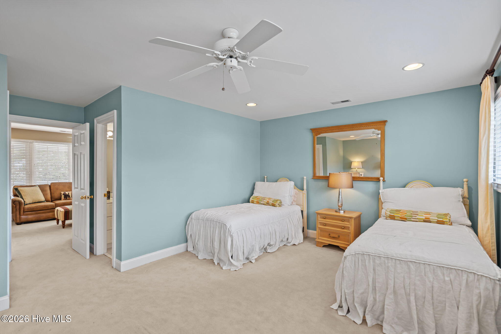 100554468 | Photo 48