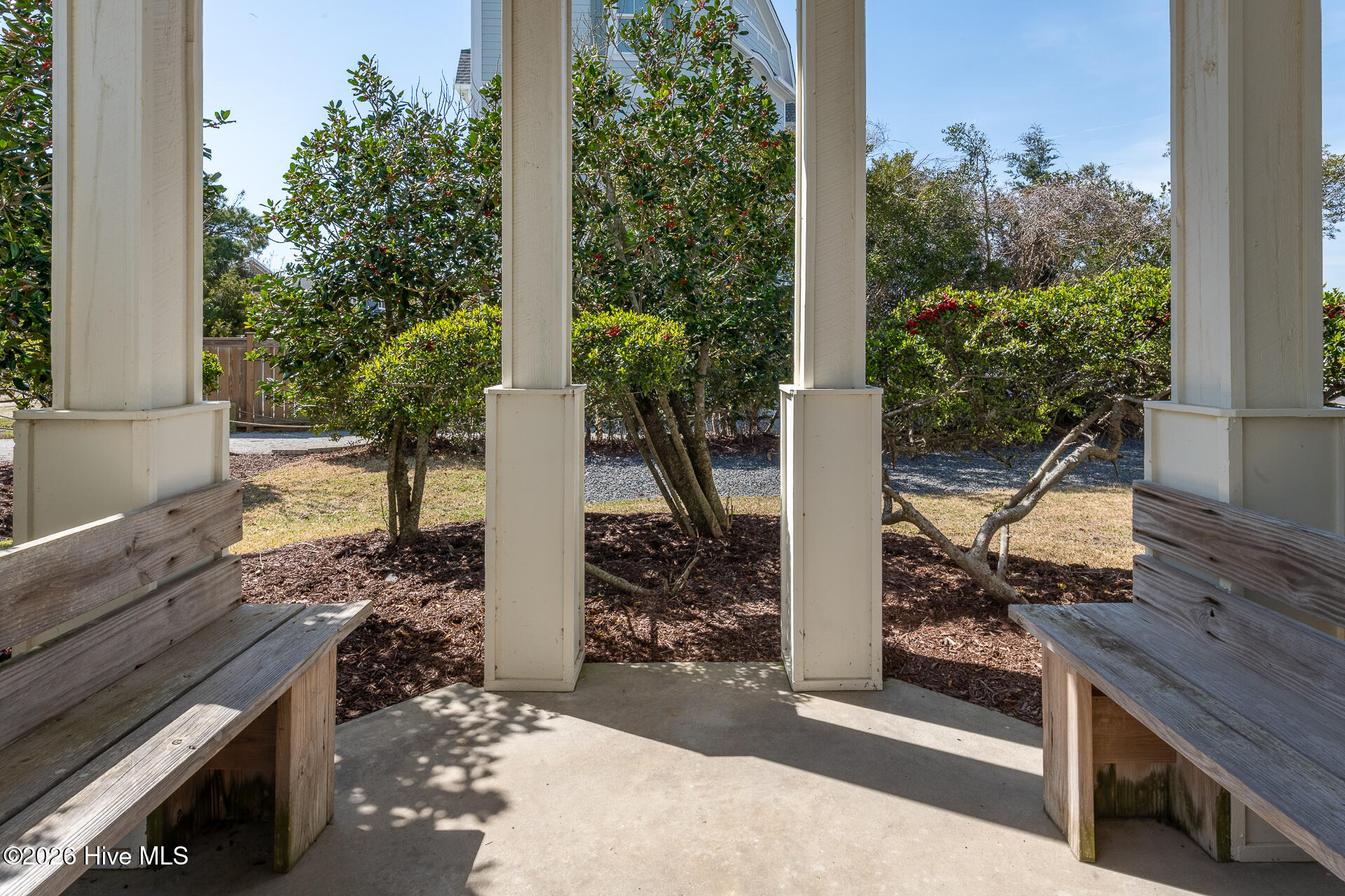 100562037 | Photo 70