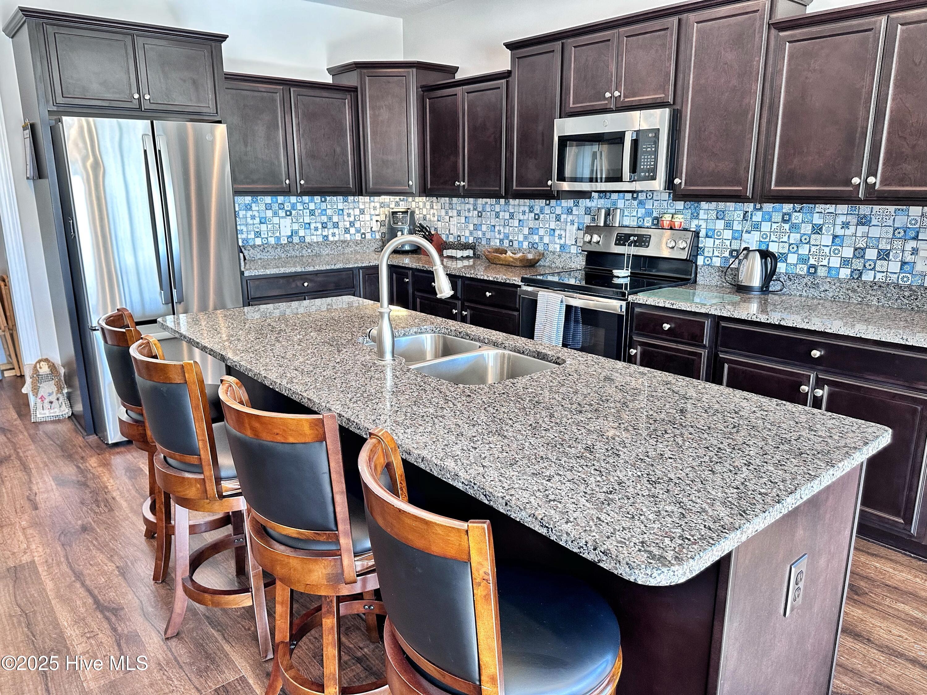 100540901 | Photo 32