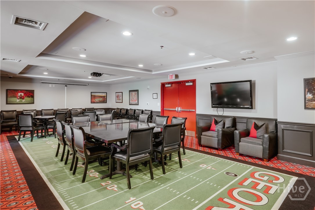 250 W Broad Street 714