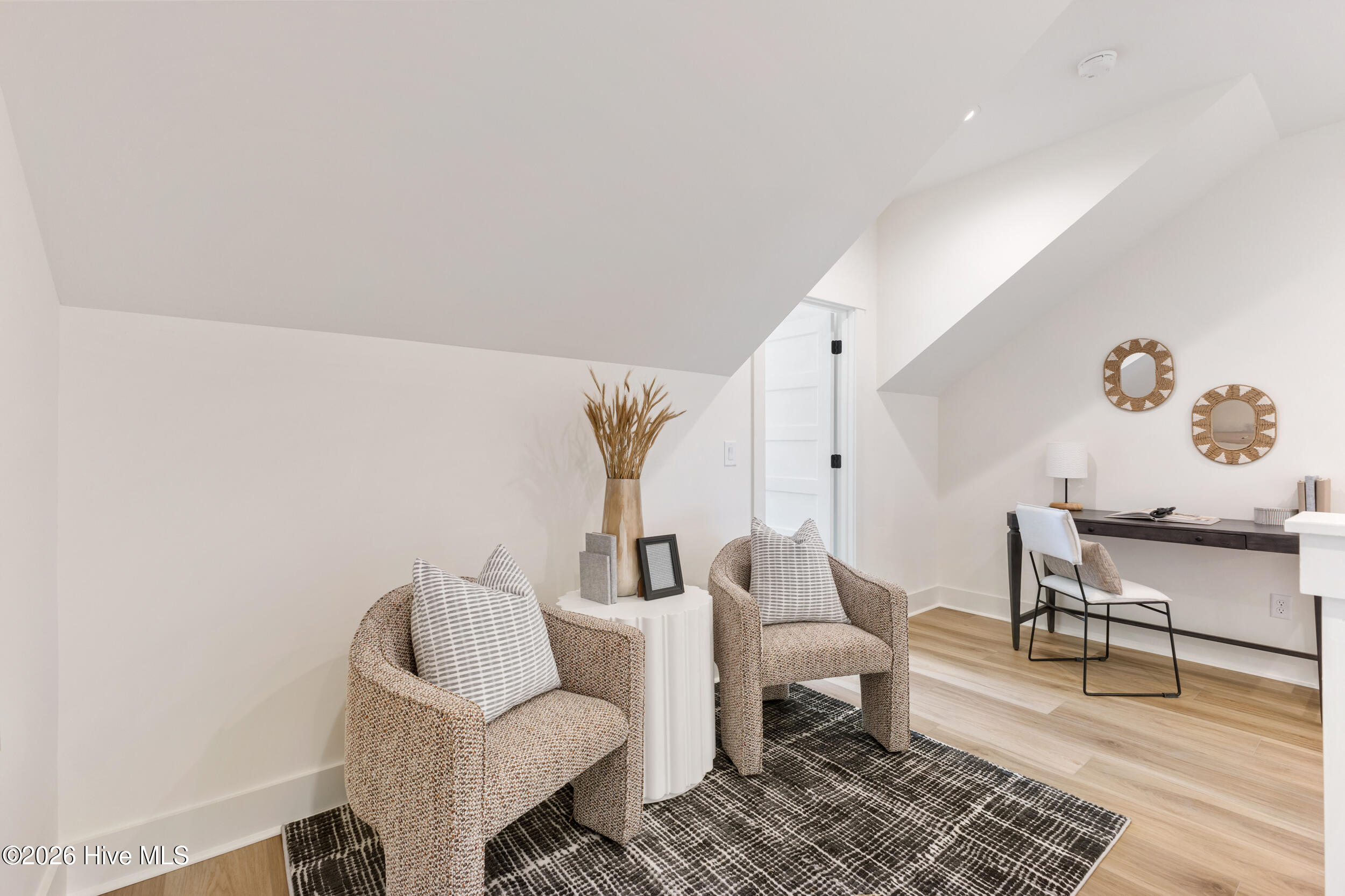 100561477 | Photo 29