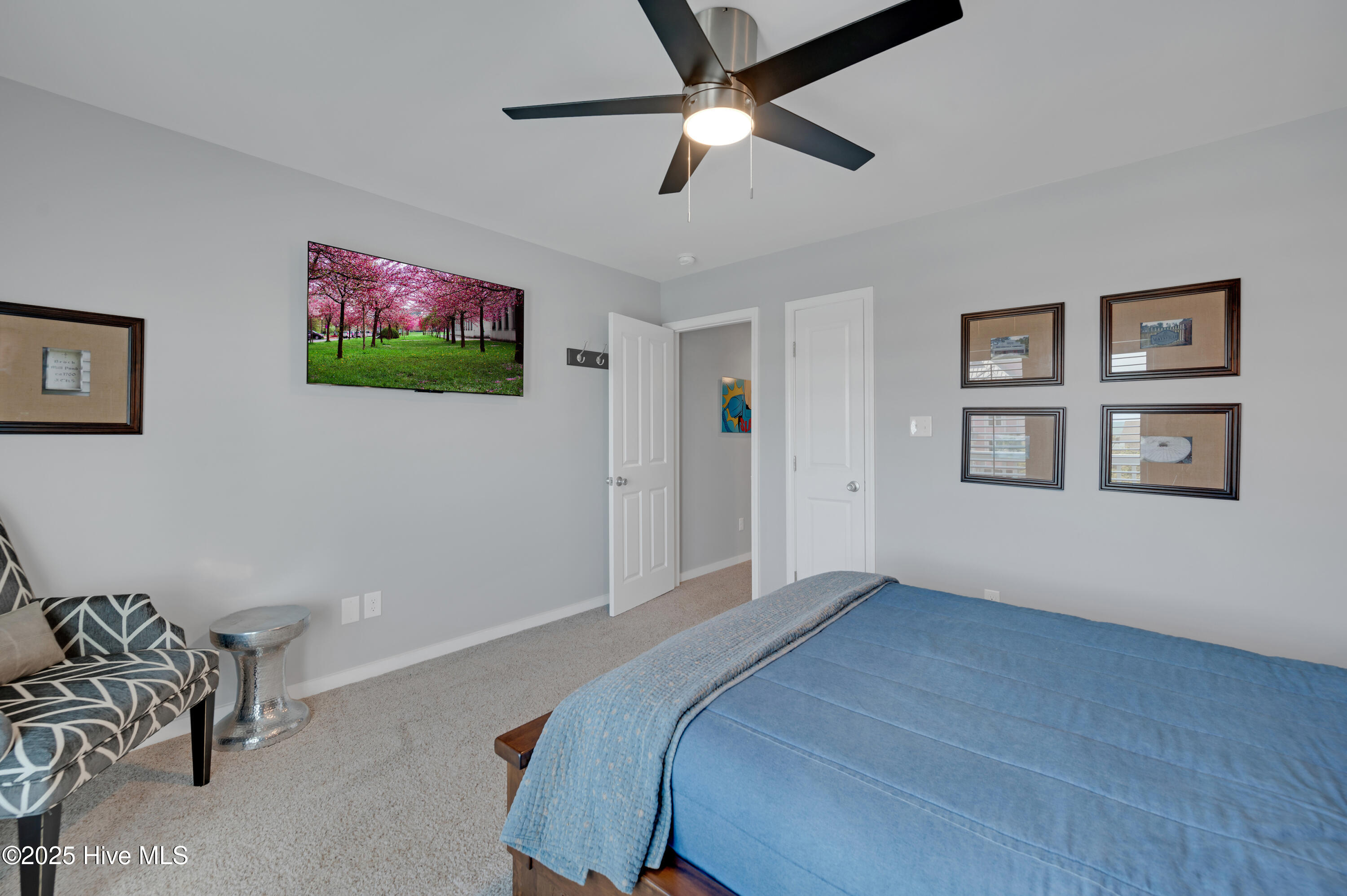 100498545 | Photo 49