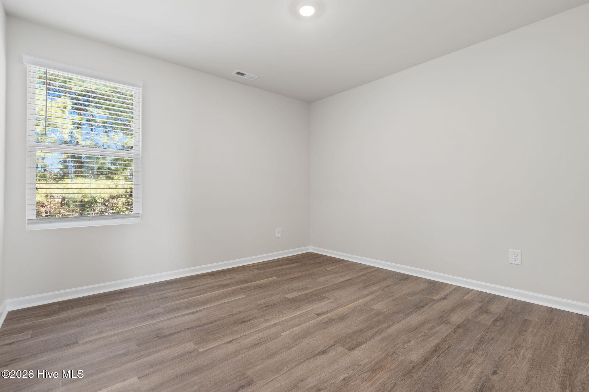 100566498 | Photo 18