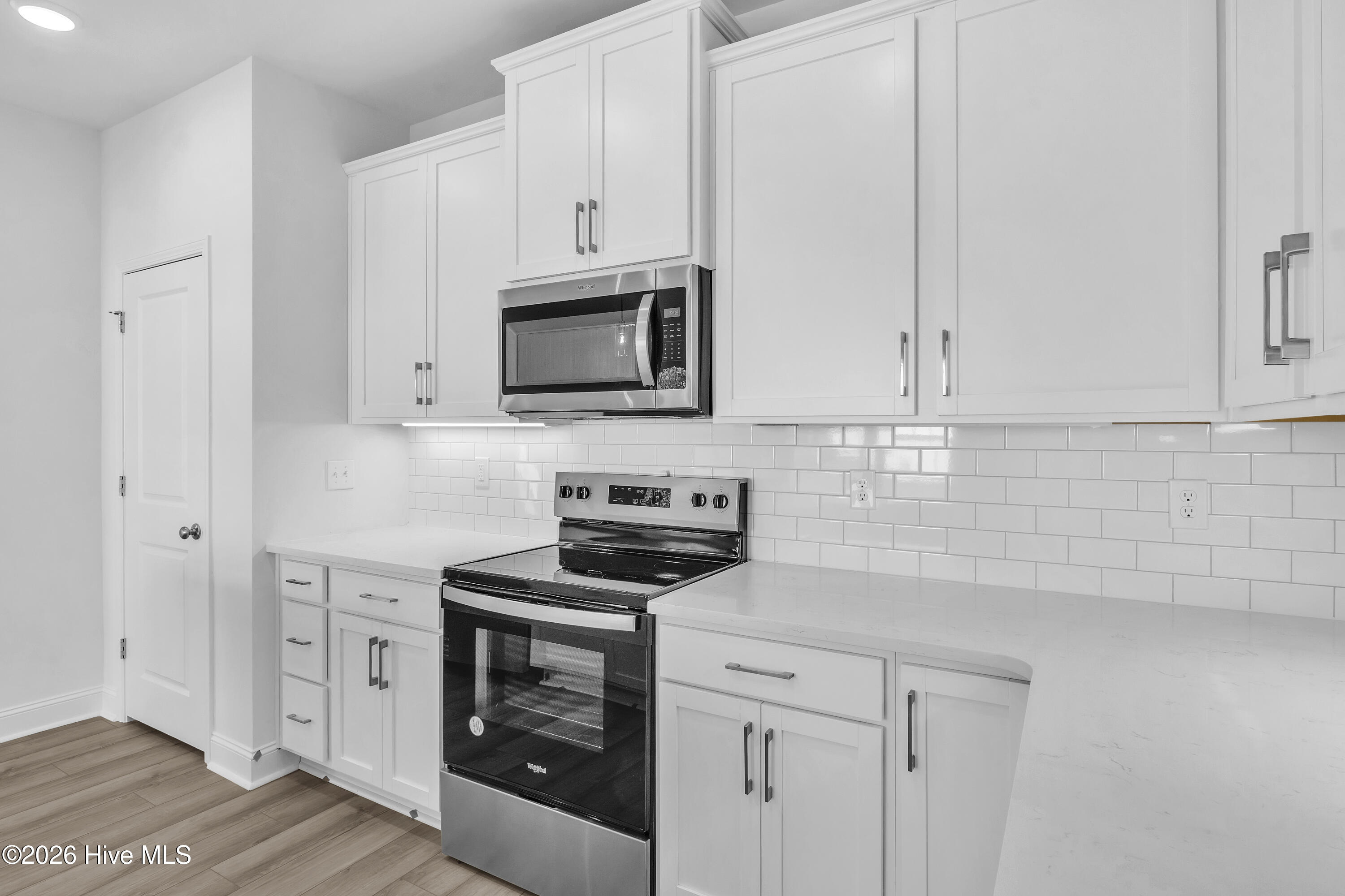 100563590 | Photo 13