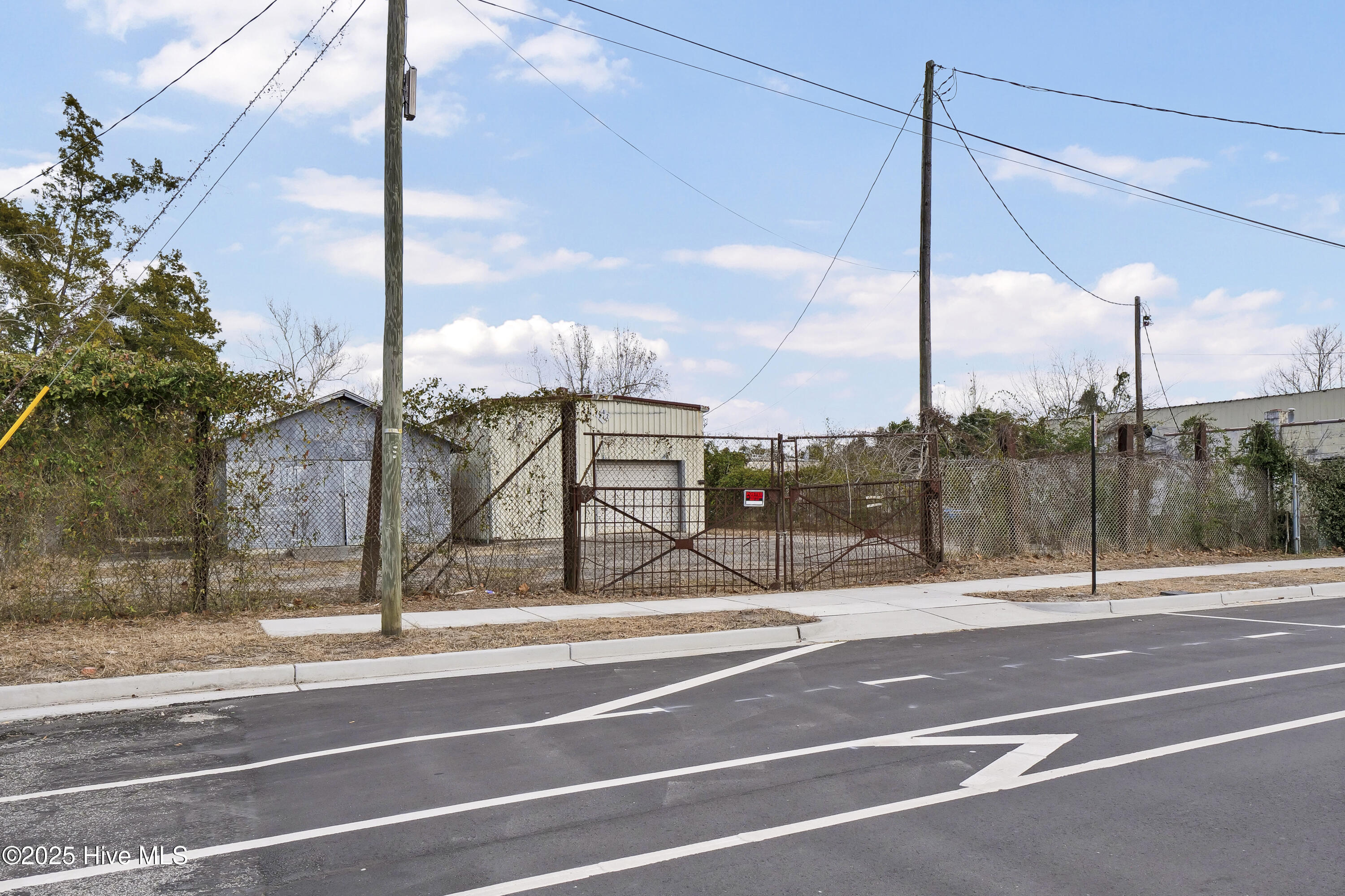 100546015 | Photo 25