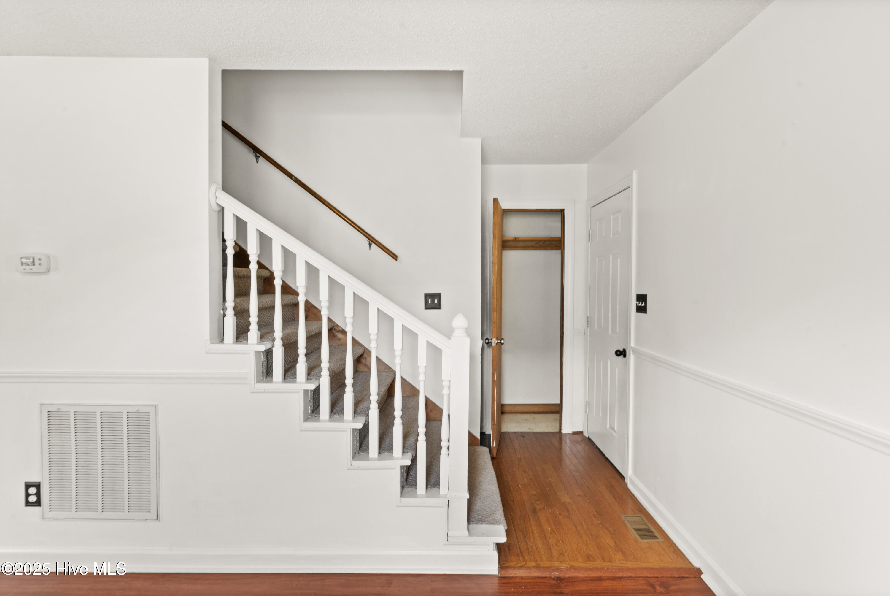 100523793 | Photo 13