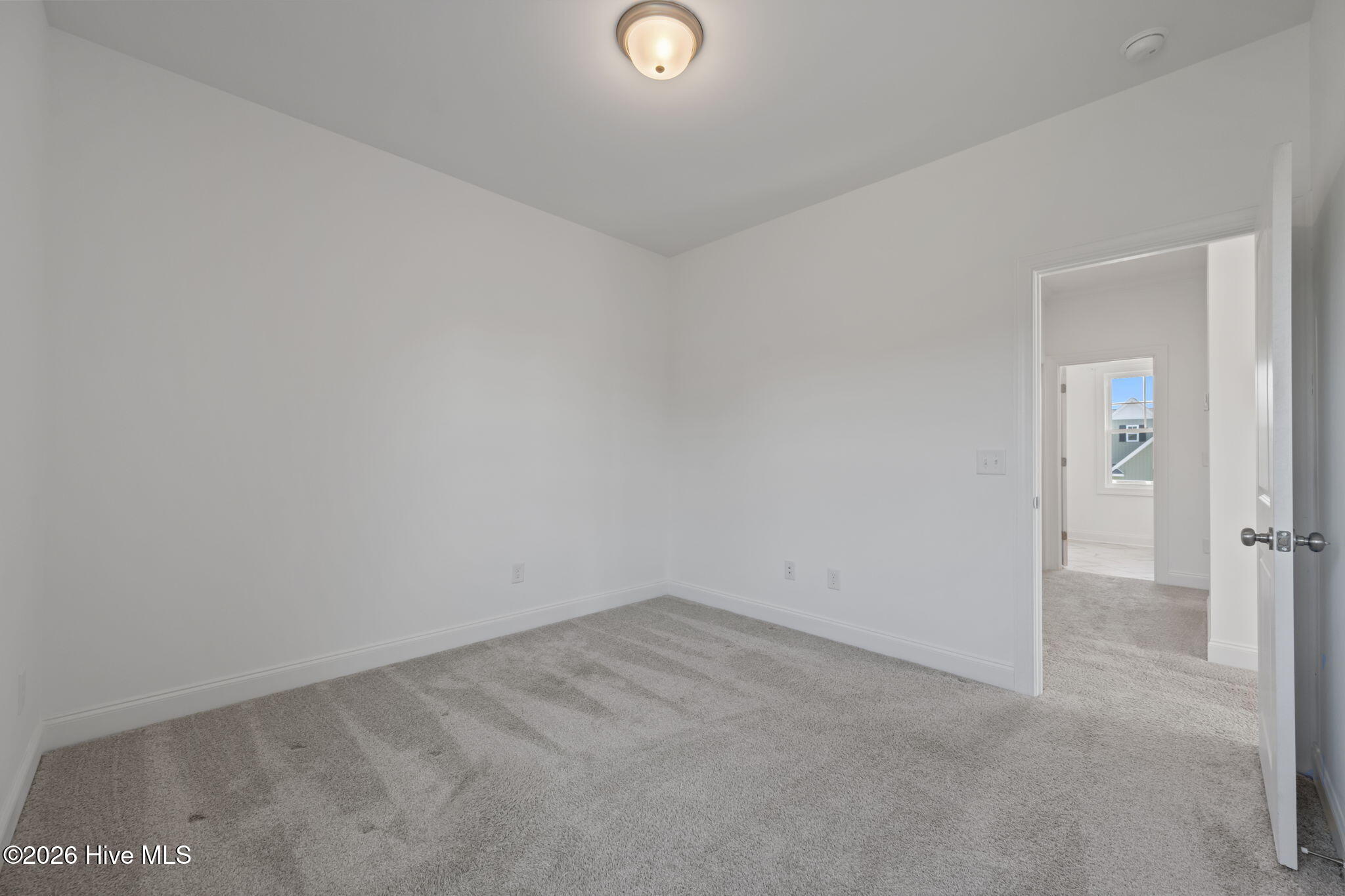 100567807 | Photo 47