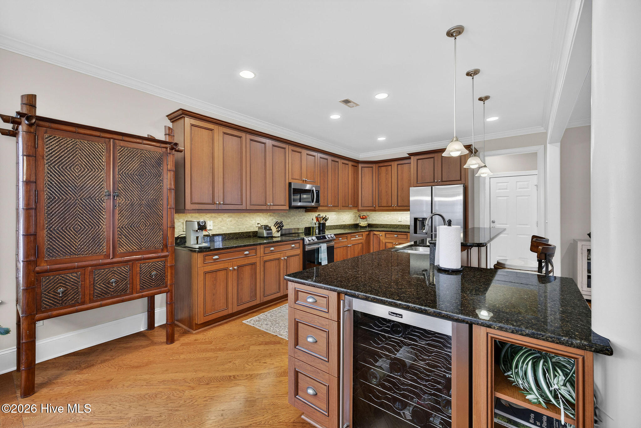 100557574 | Photo 16