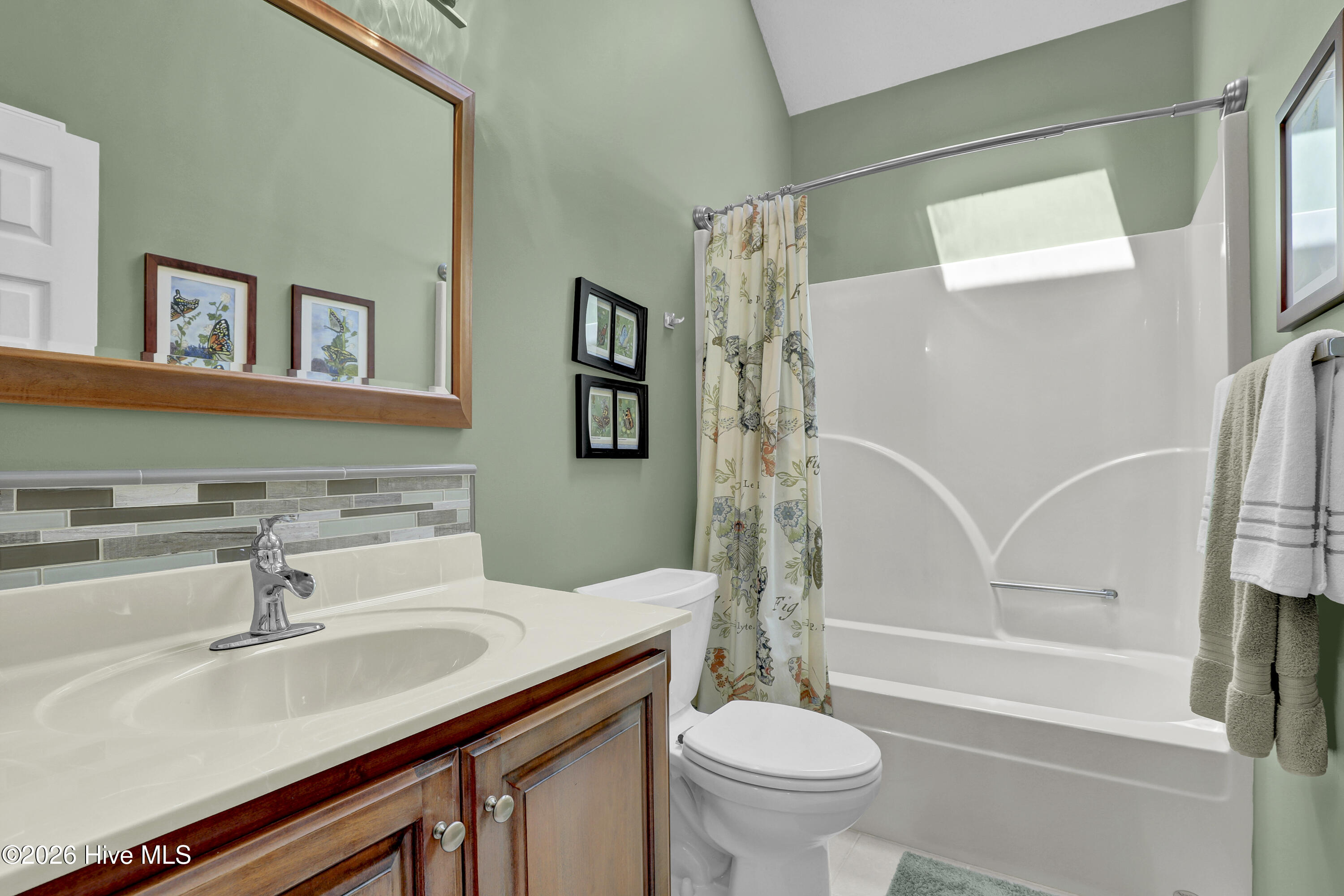 100570699 | Photo 31