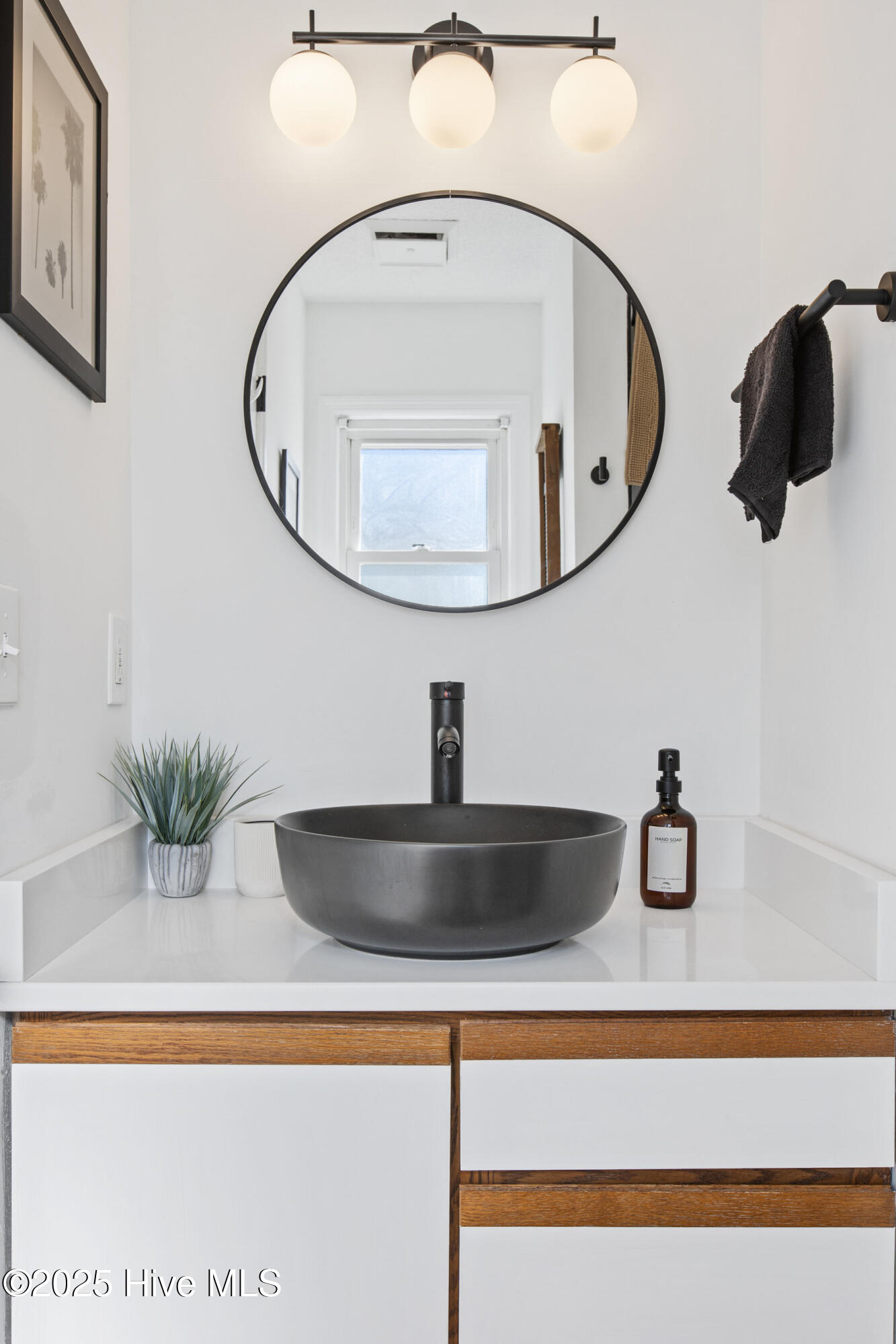 100540580 | Photo 38