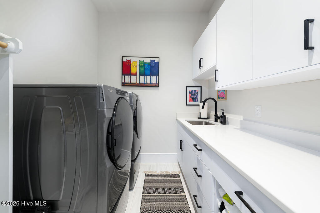 100565197 | Photo 35