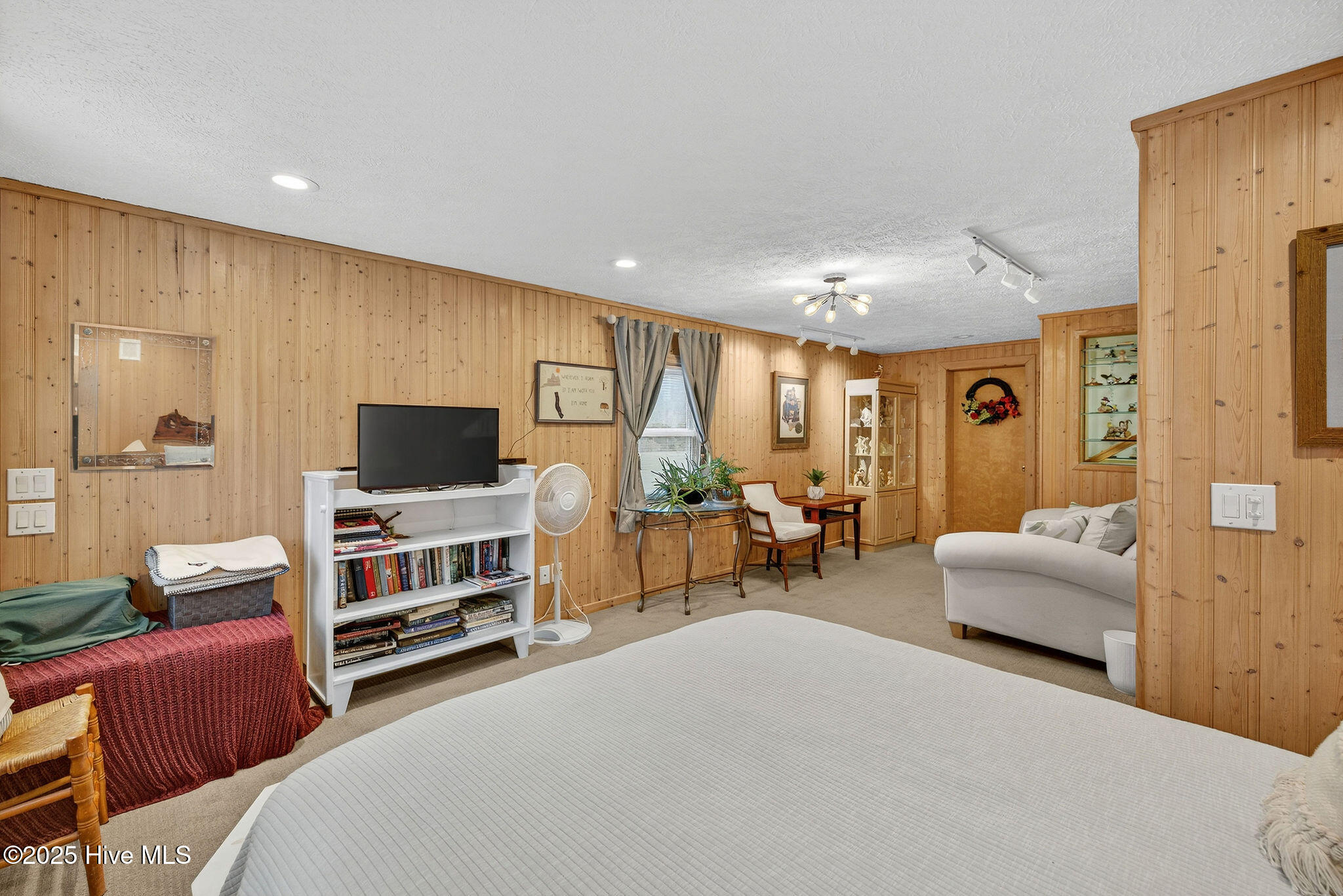 100542936 | Photo 57