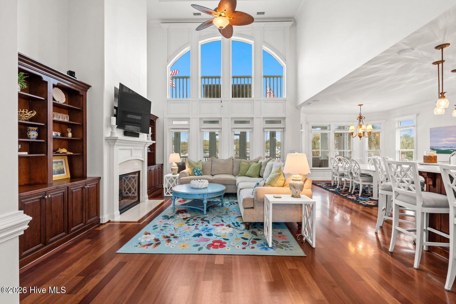 100566570 | Photo 16