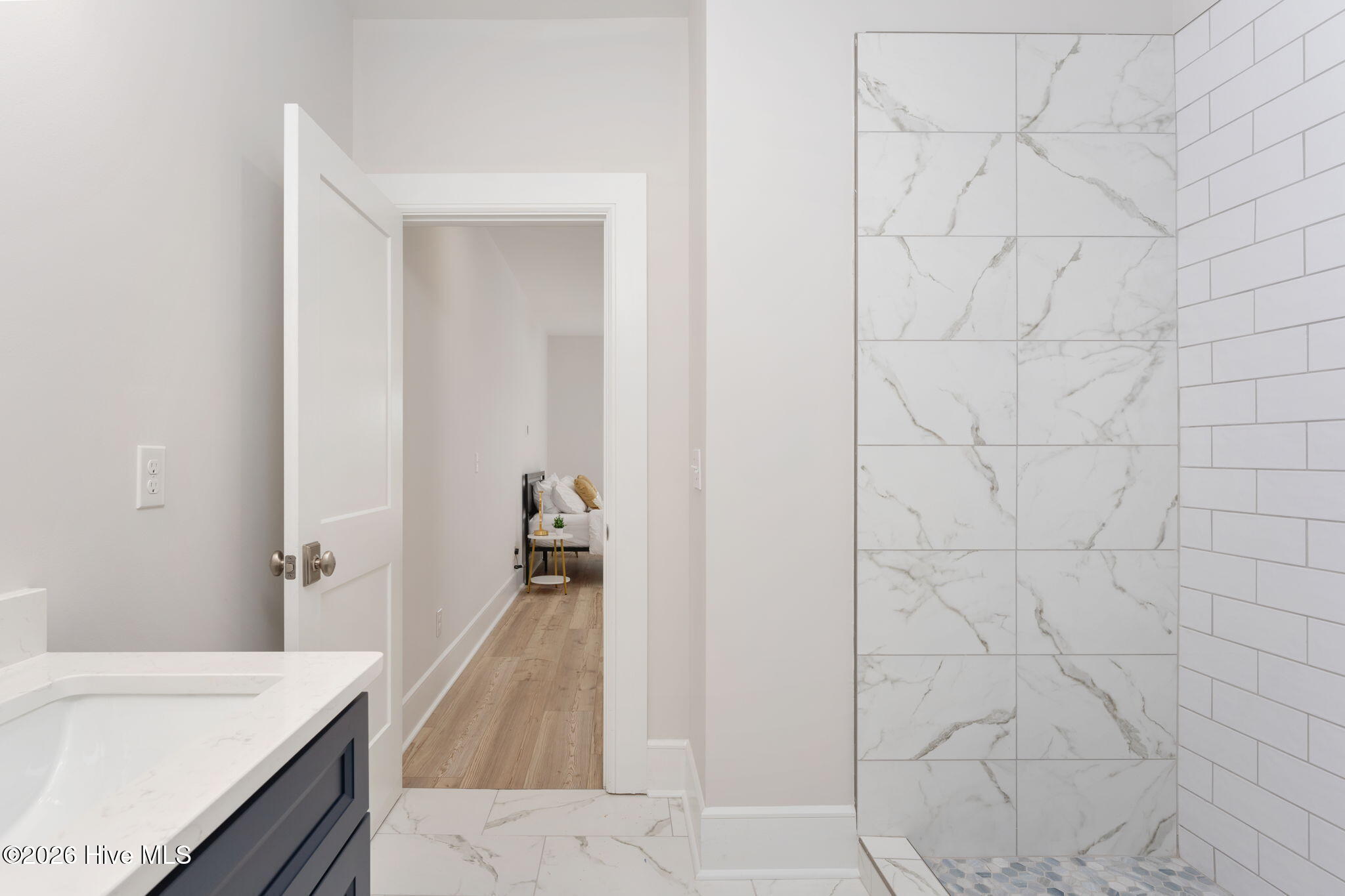 100560234 | Photo 27