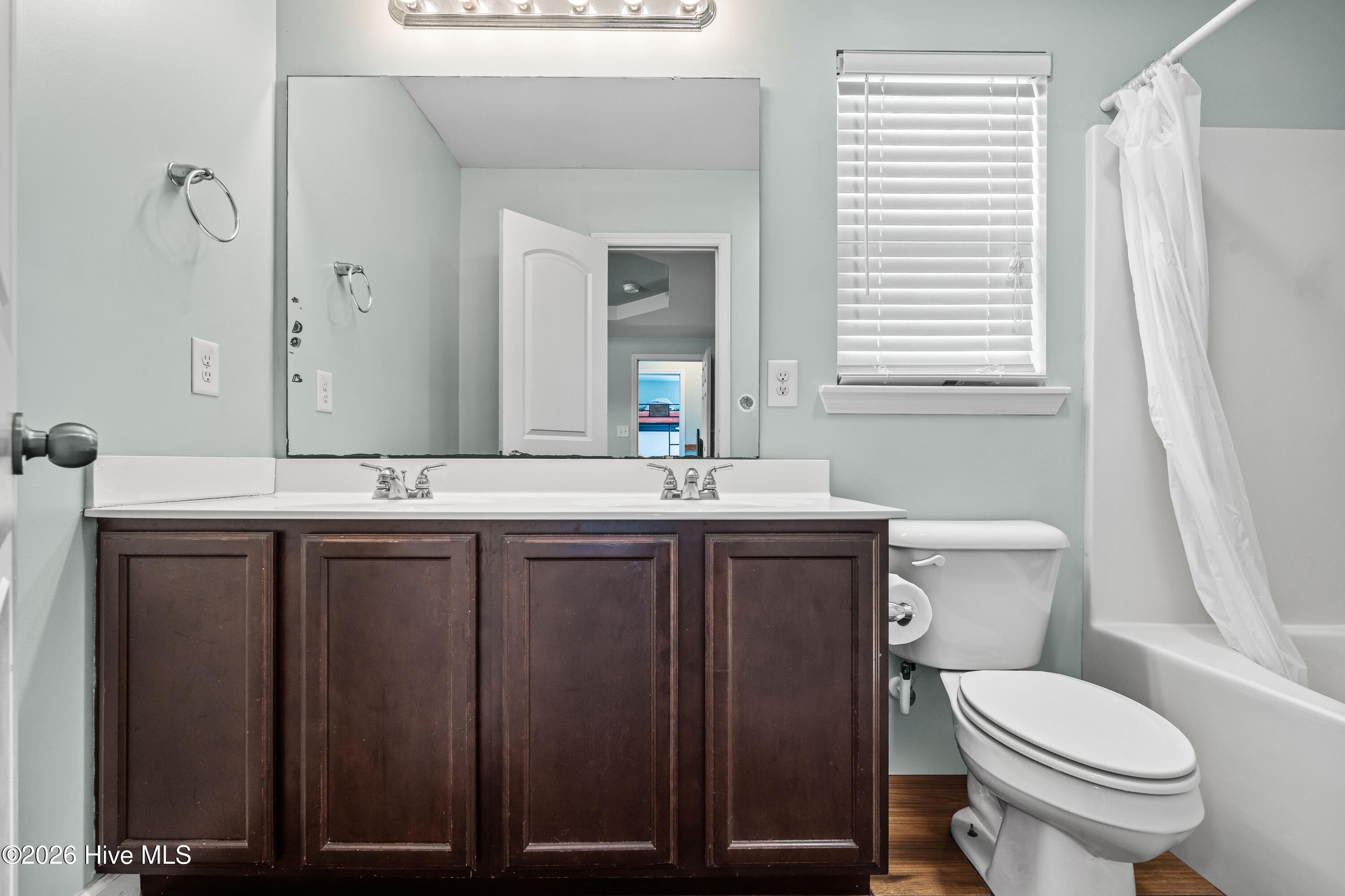 100562954 | Photo 14