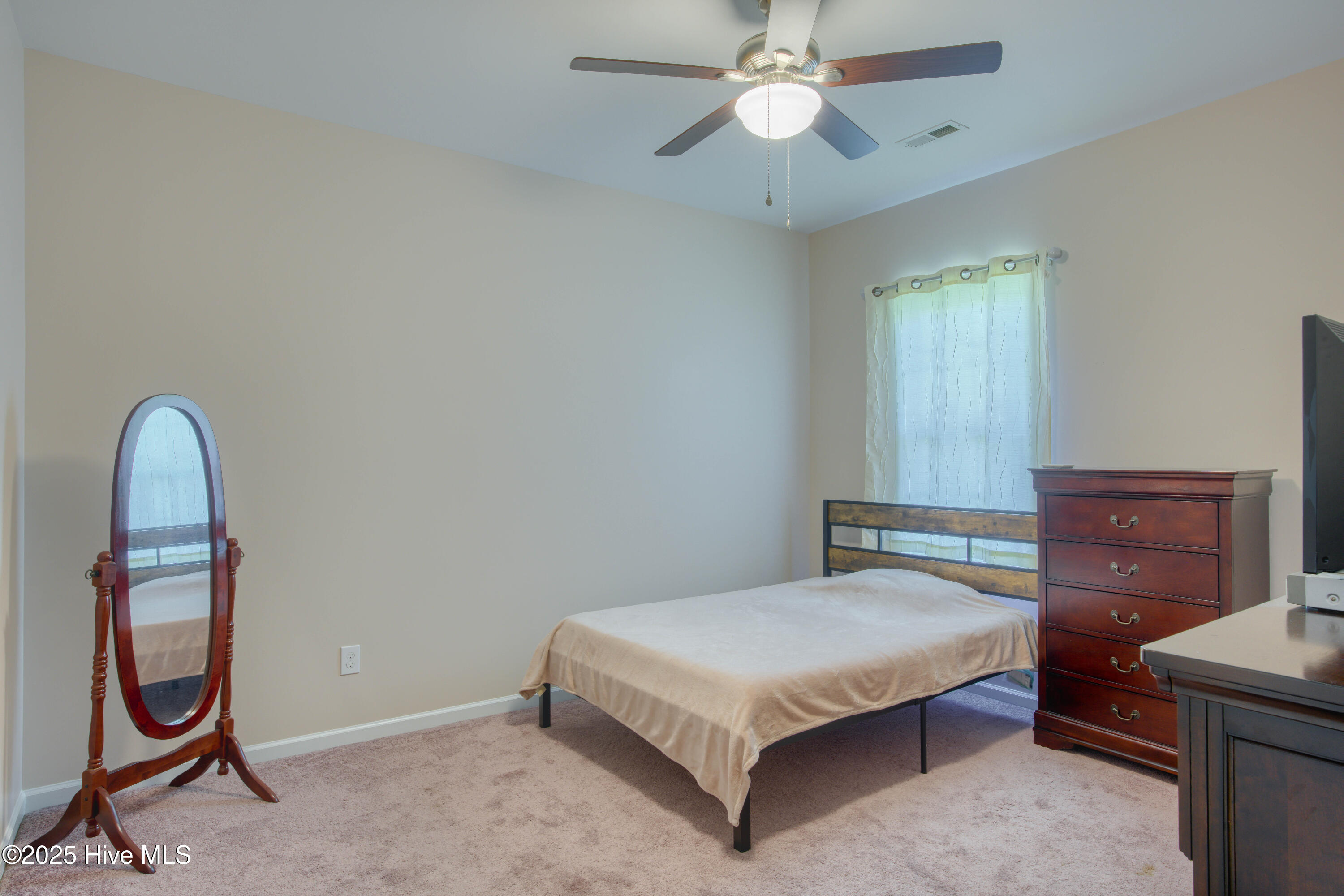 100537657 | Photo 22