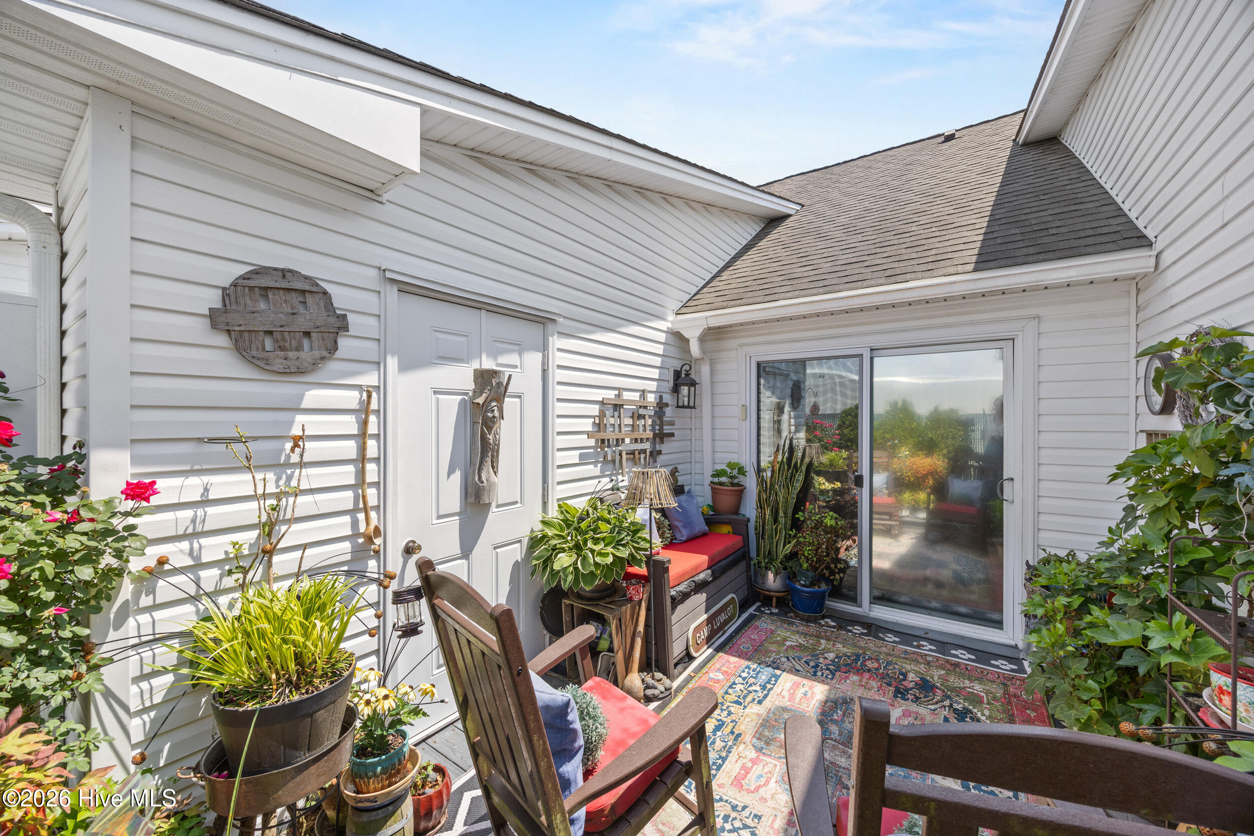 100569630 | Photo 21