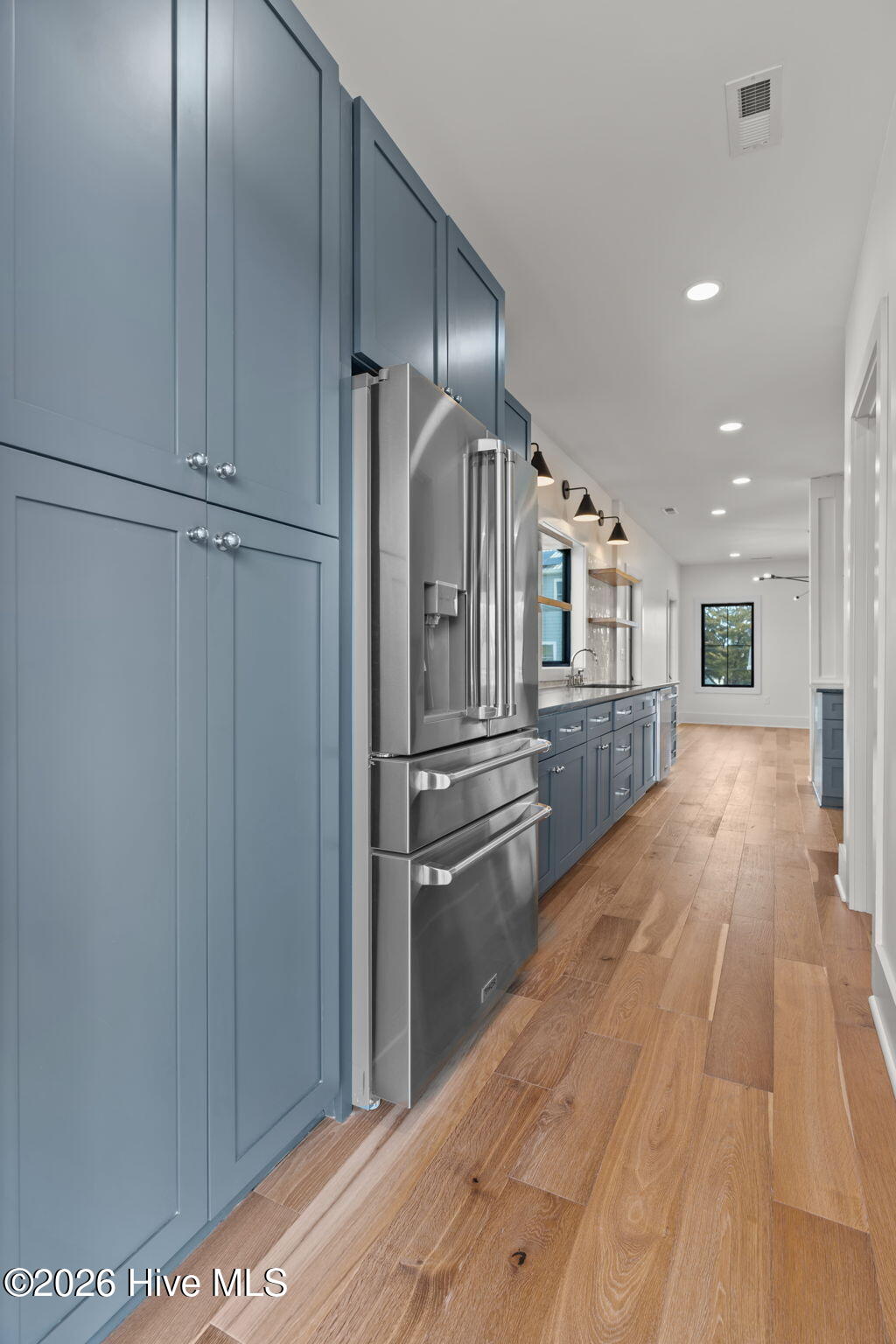 100553287 | Photo 30