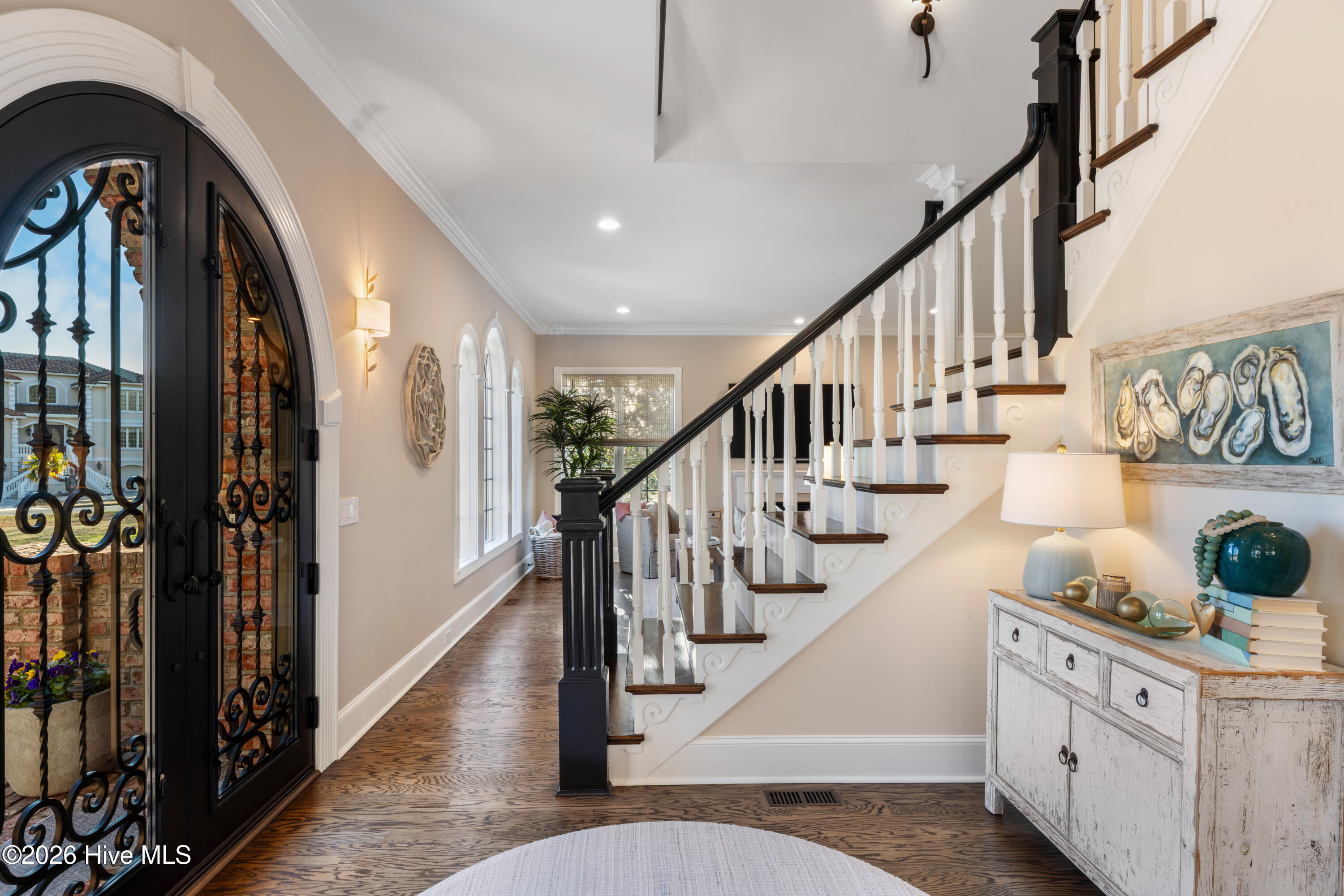 100549832 | Photo 49