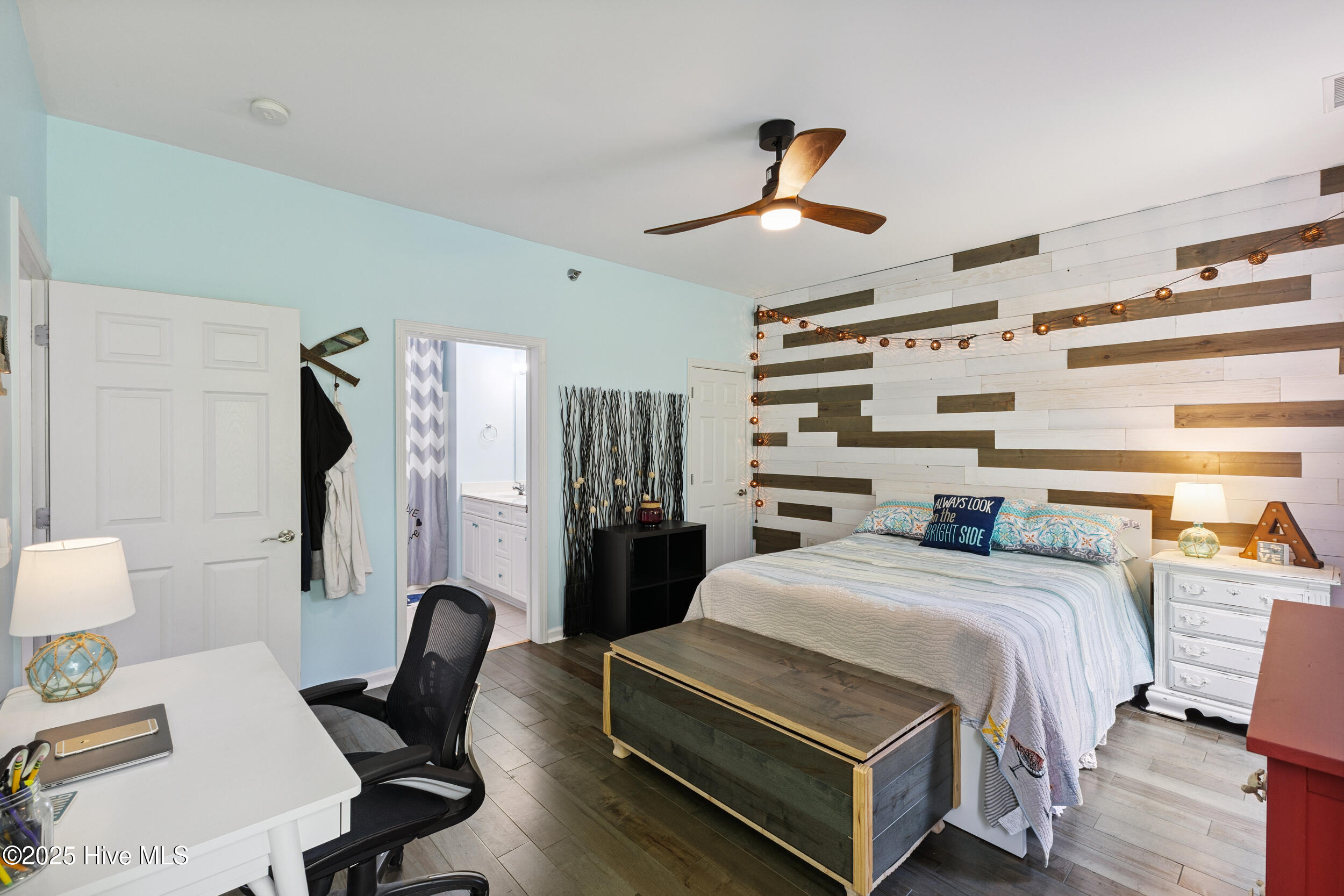 100531236 | Photo 11