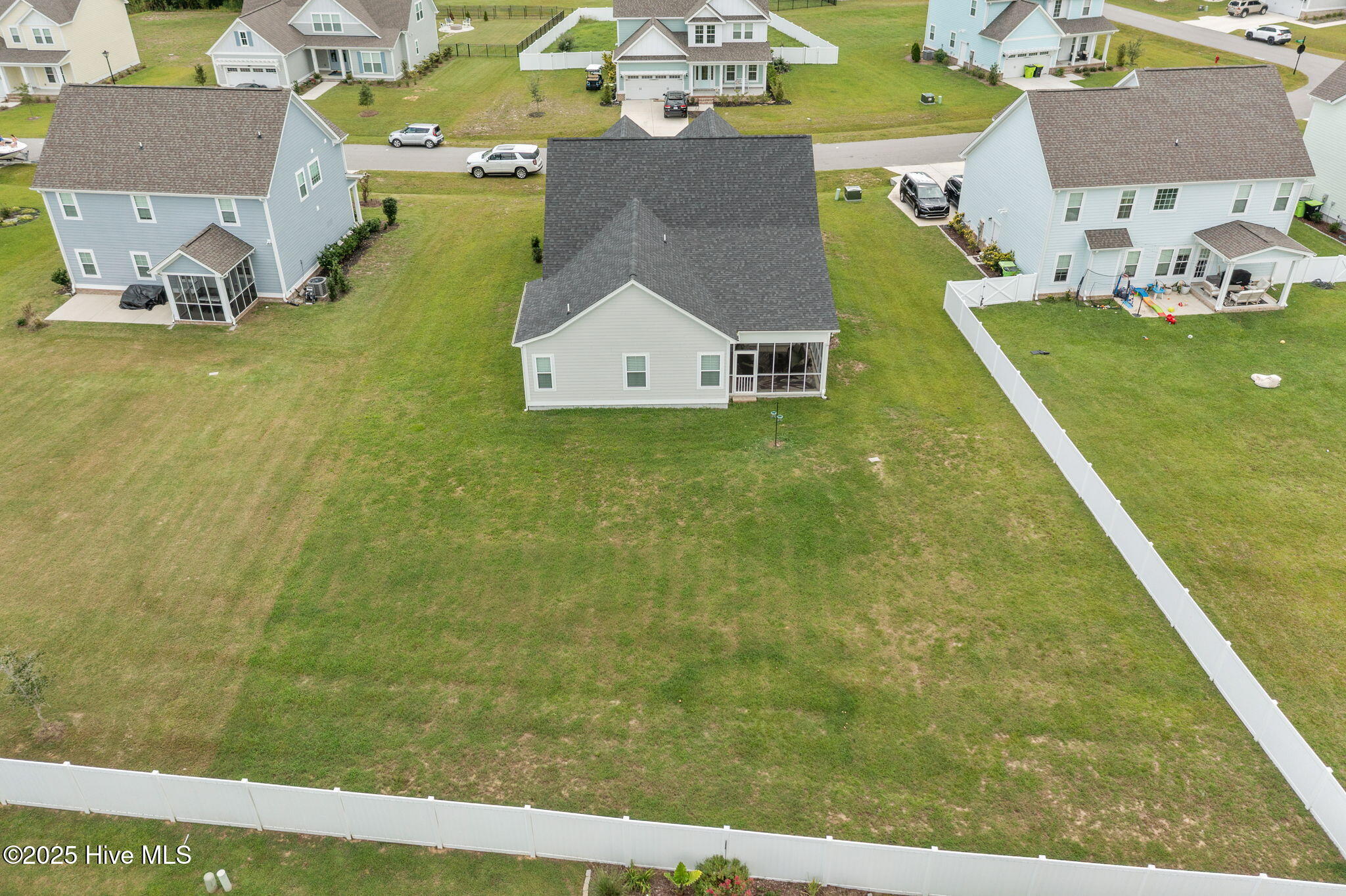 100528285 | Photo 10