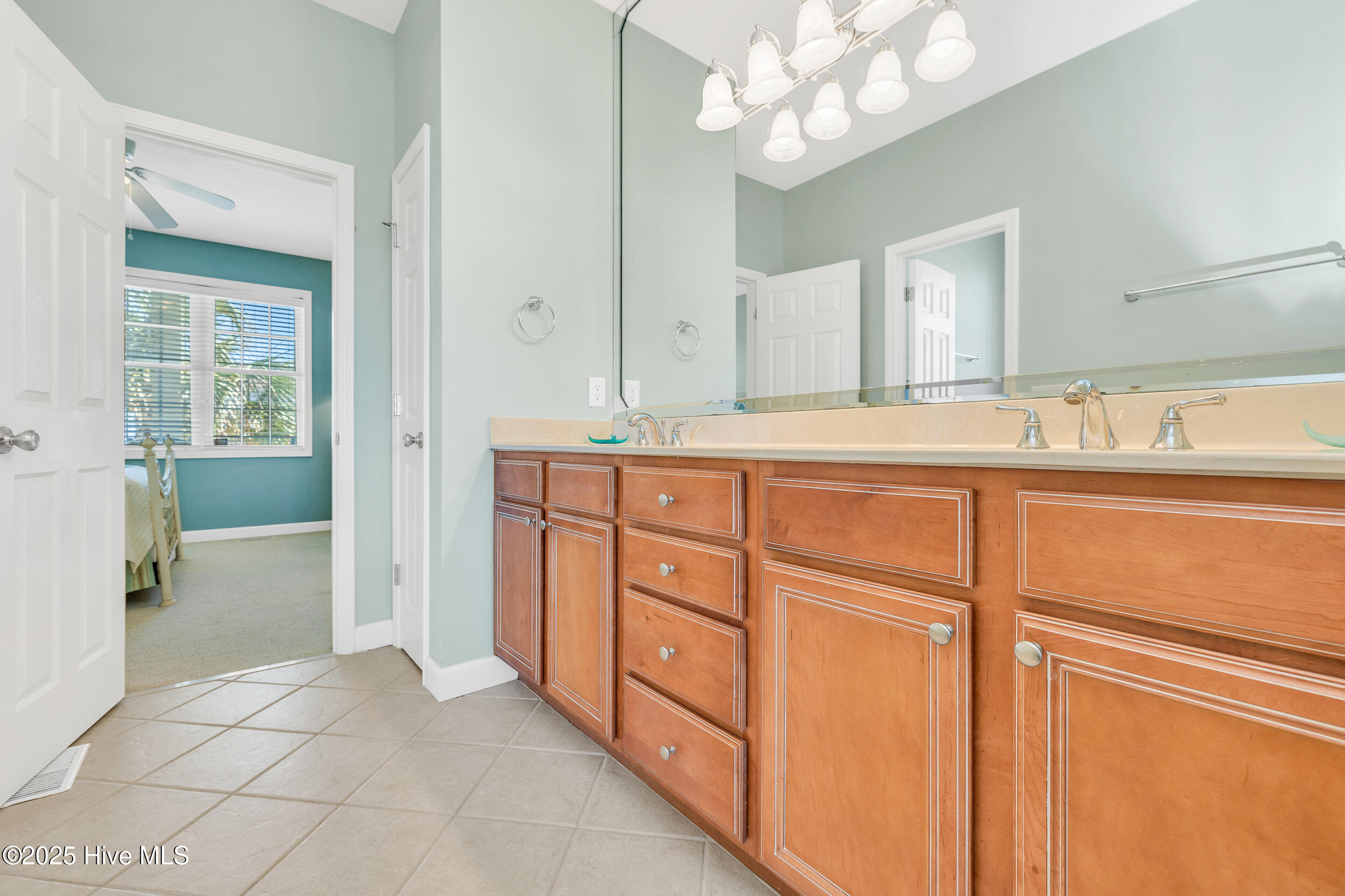 100509917 | Photo 52