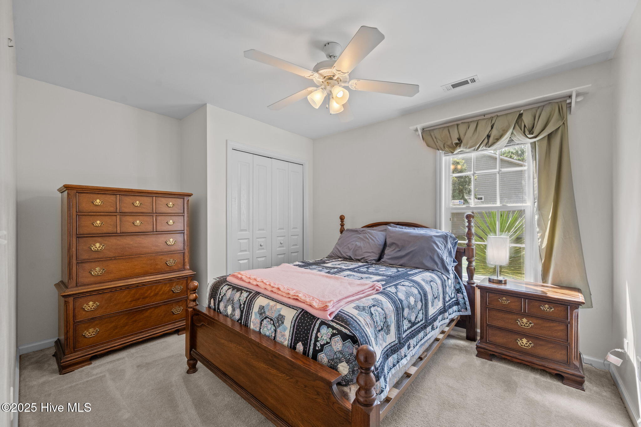 100526842 | Photo 22