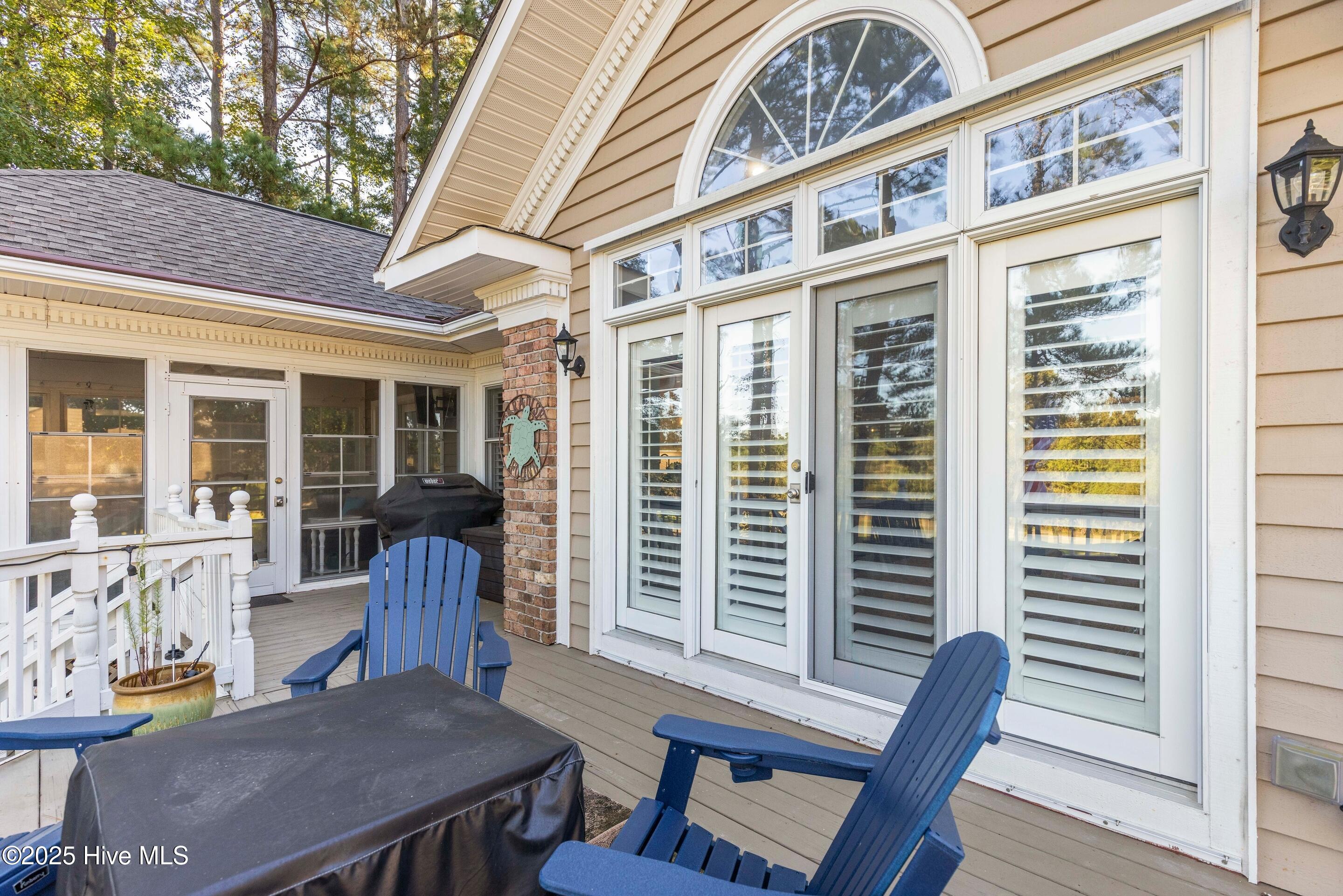 100541772 | Photo 49