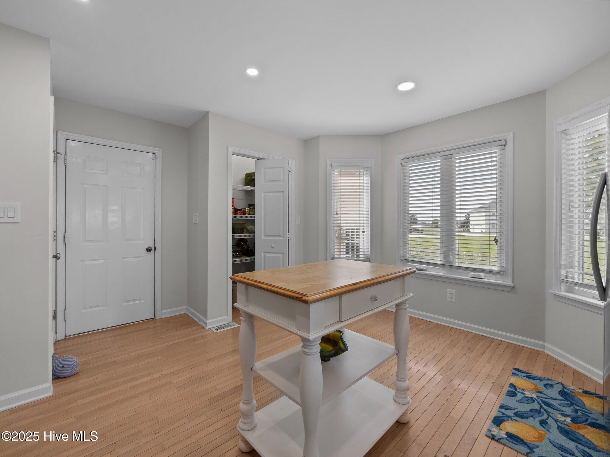 100509024 | Photo 10