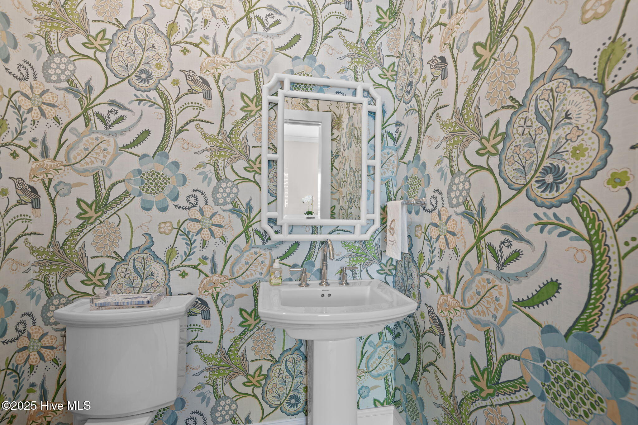 100549920 | Photo 22