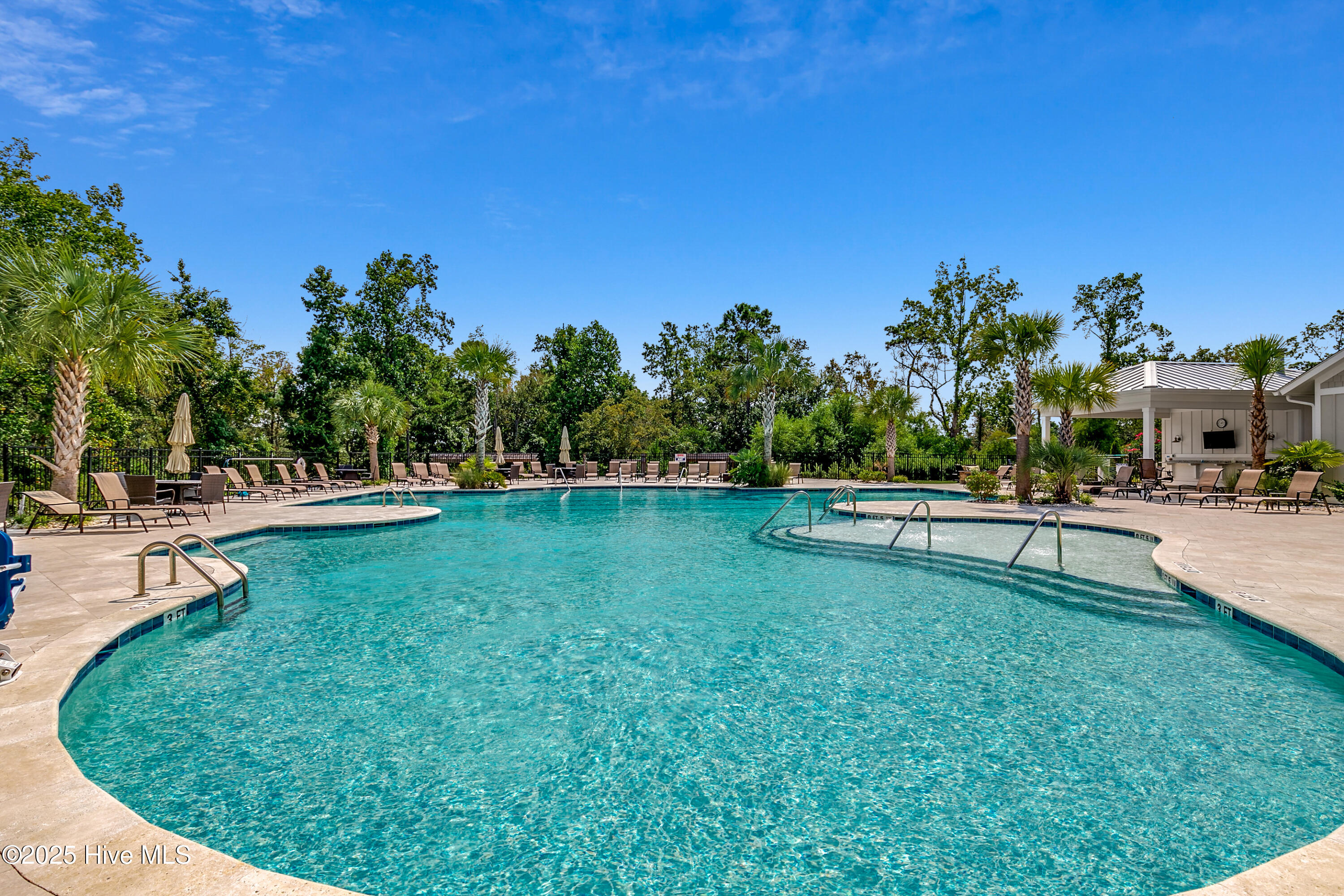 100543615 | Photo 59