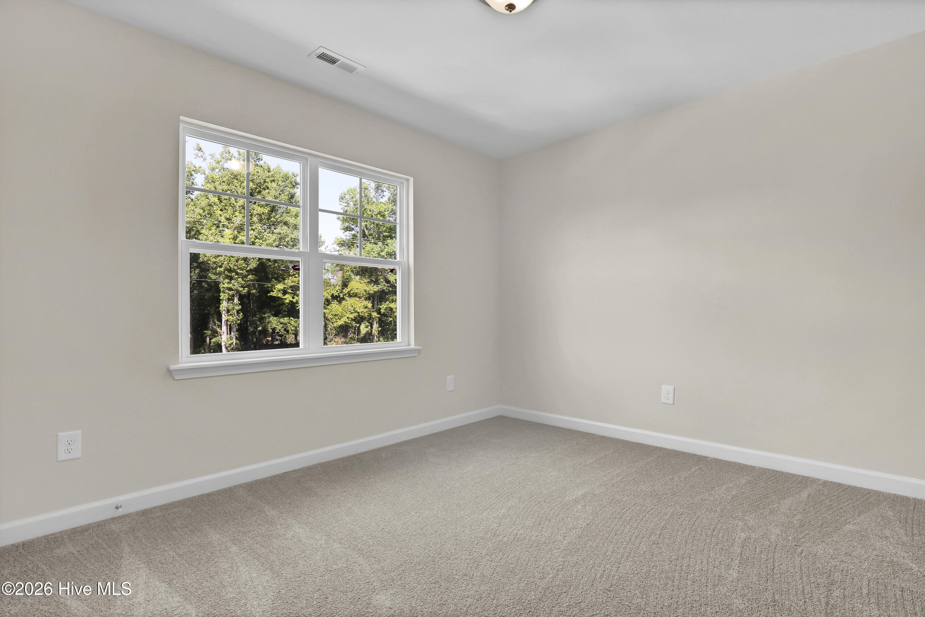 100547745 | Photo 26