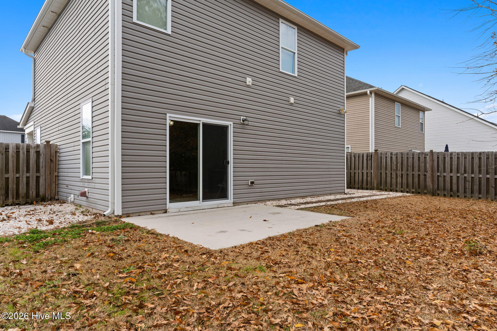 100548776 | Photo 46