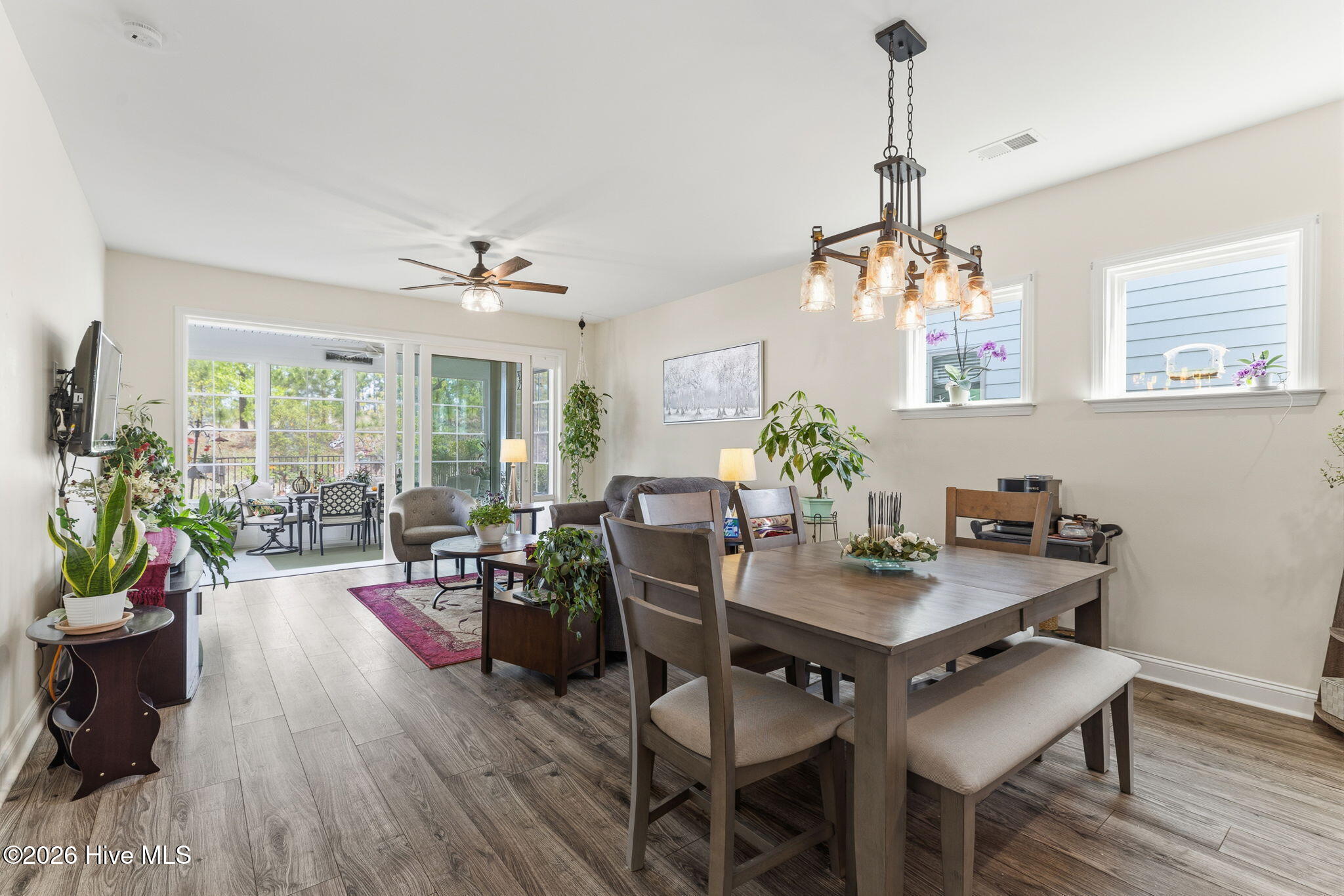 100565858 | Photo 20