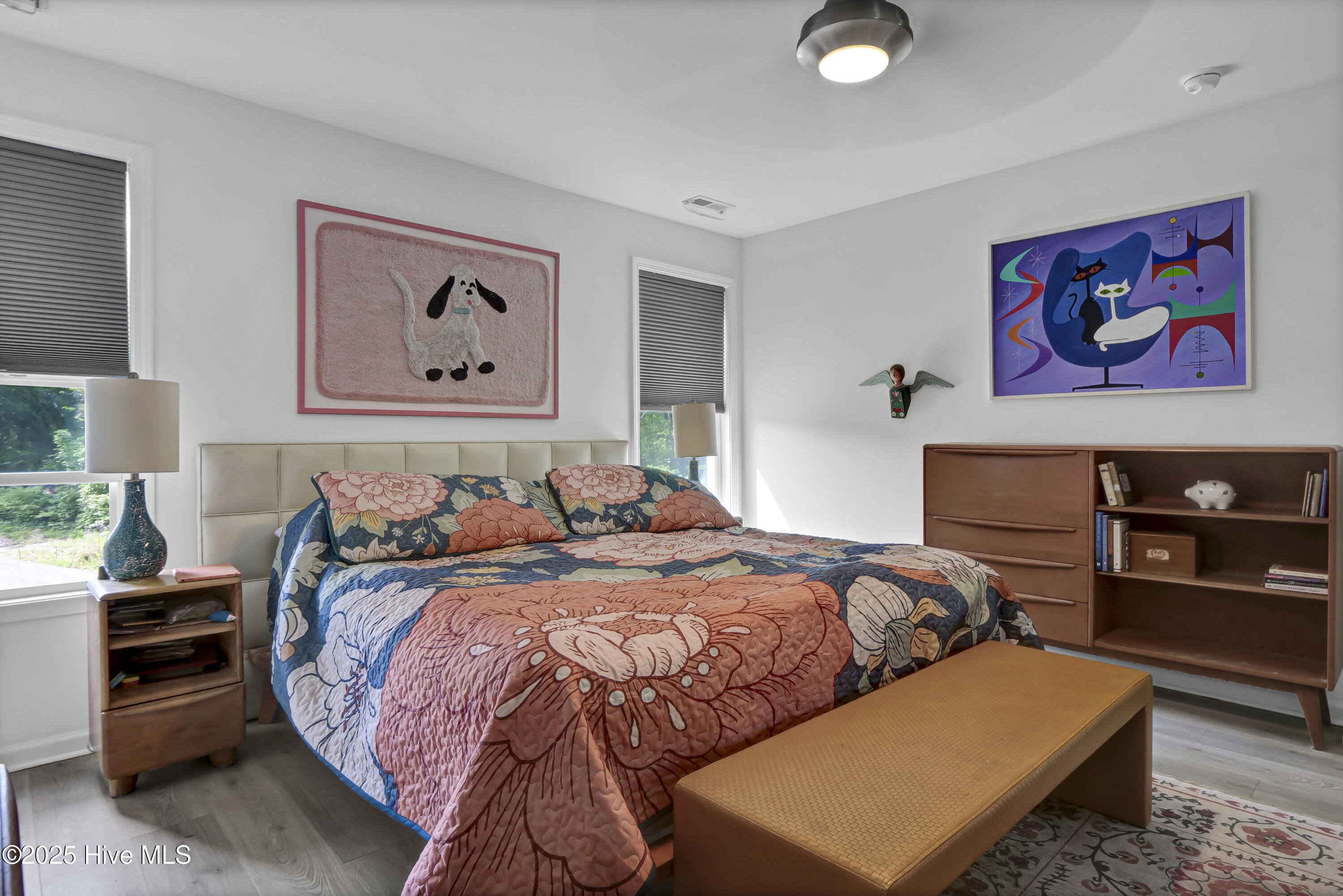 100535300 | Photo 11