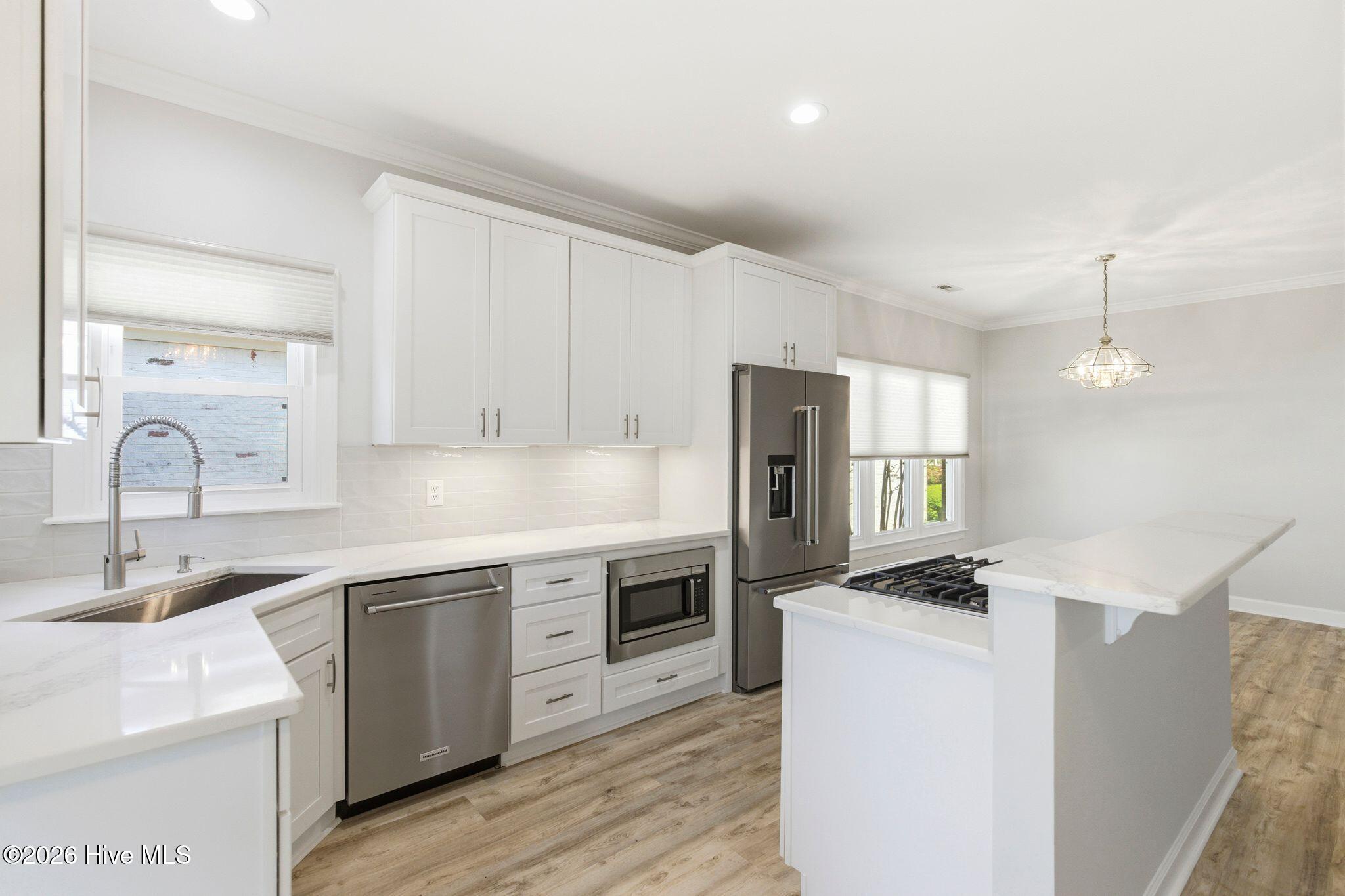 100567586 | Photo 11