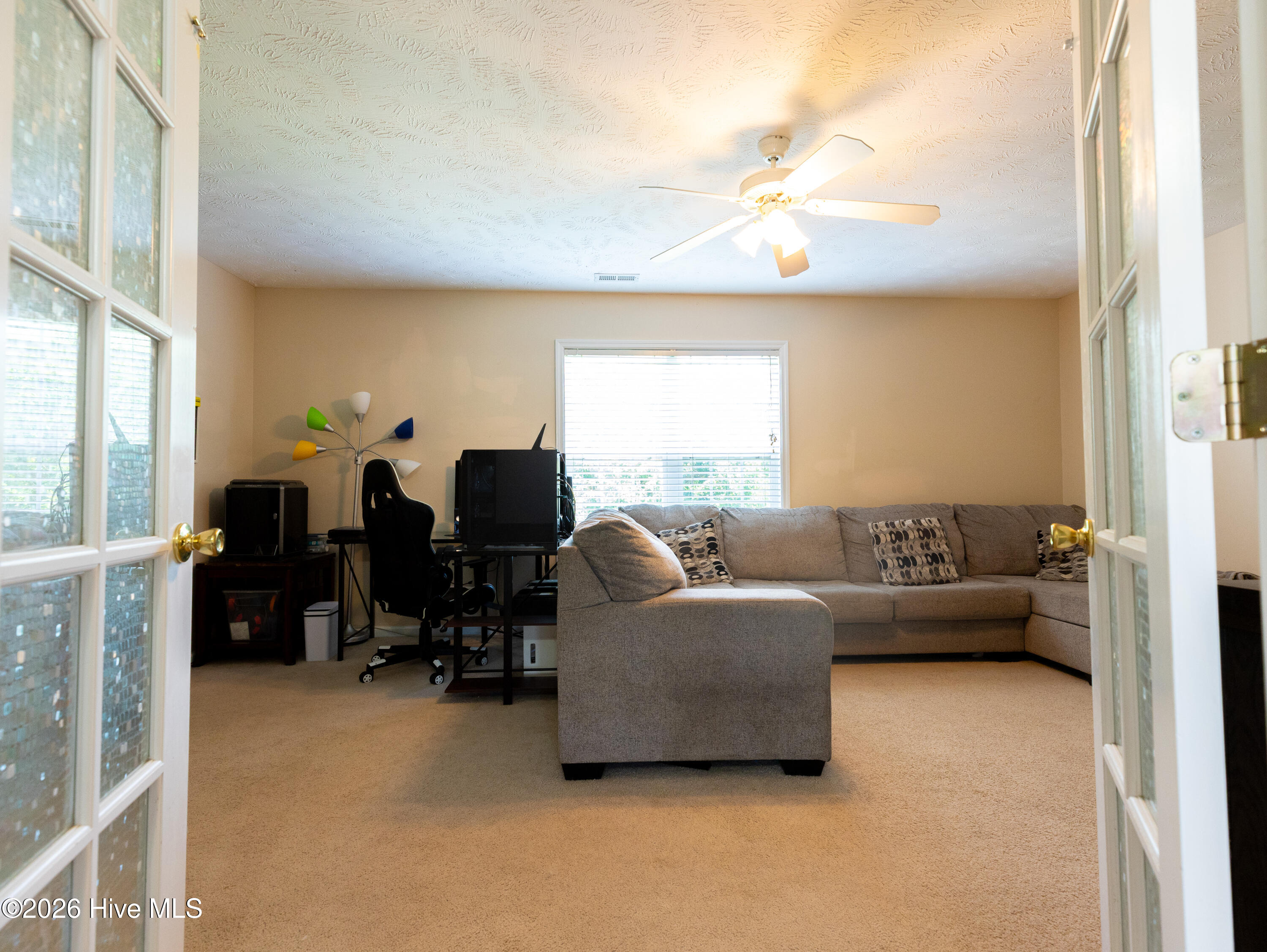 100585553 | Photo 23