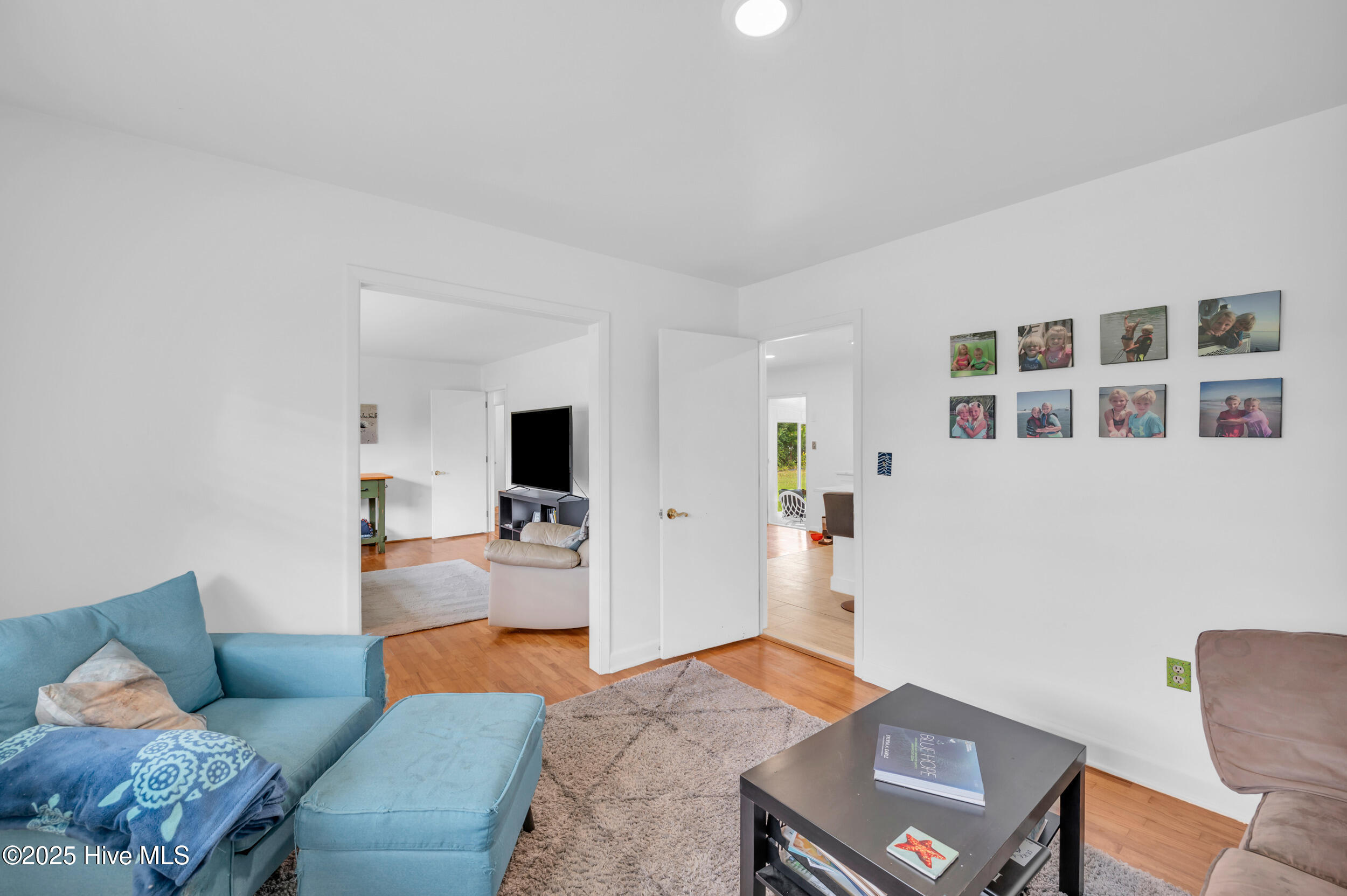 100562736 | Photo 10