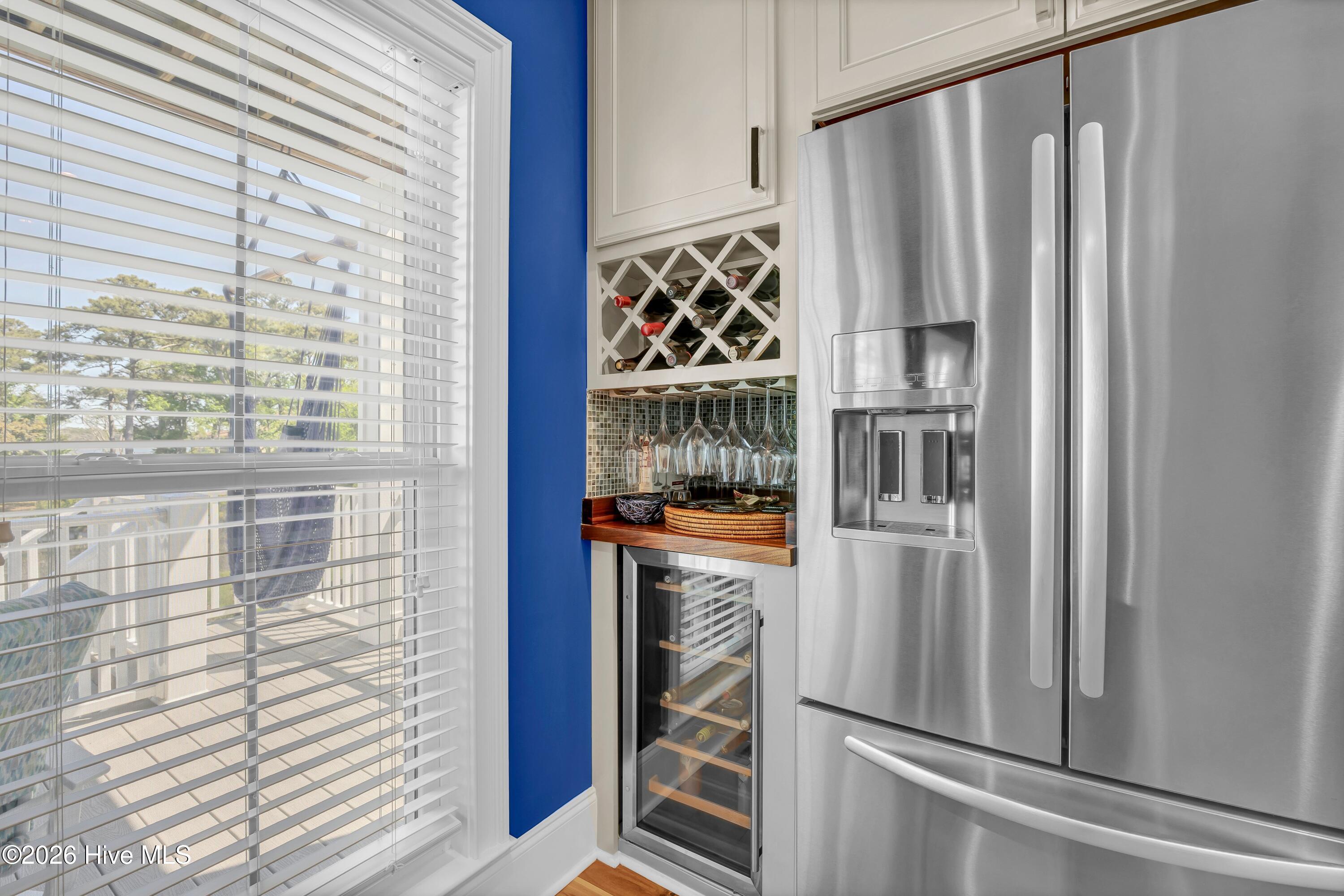 100569369 | Photo 19